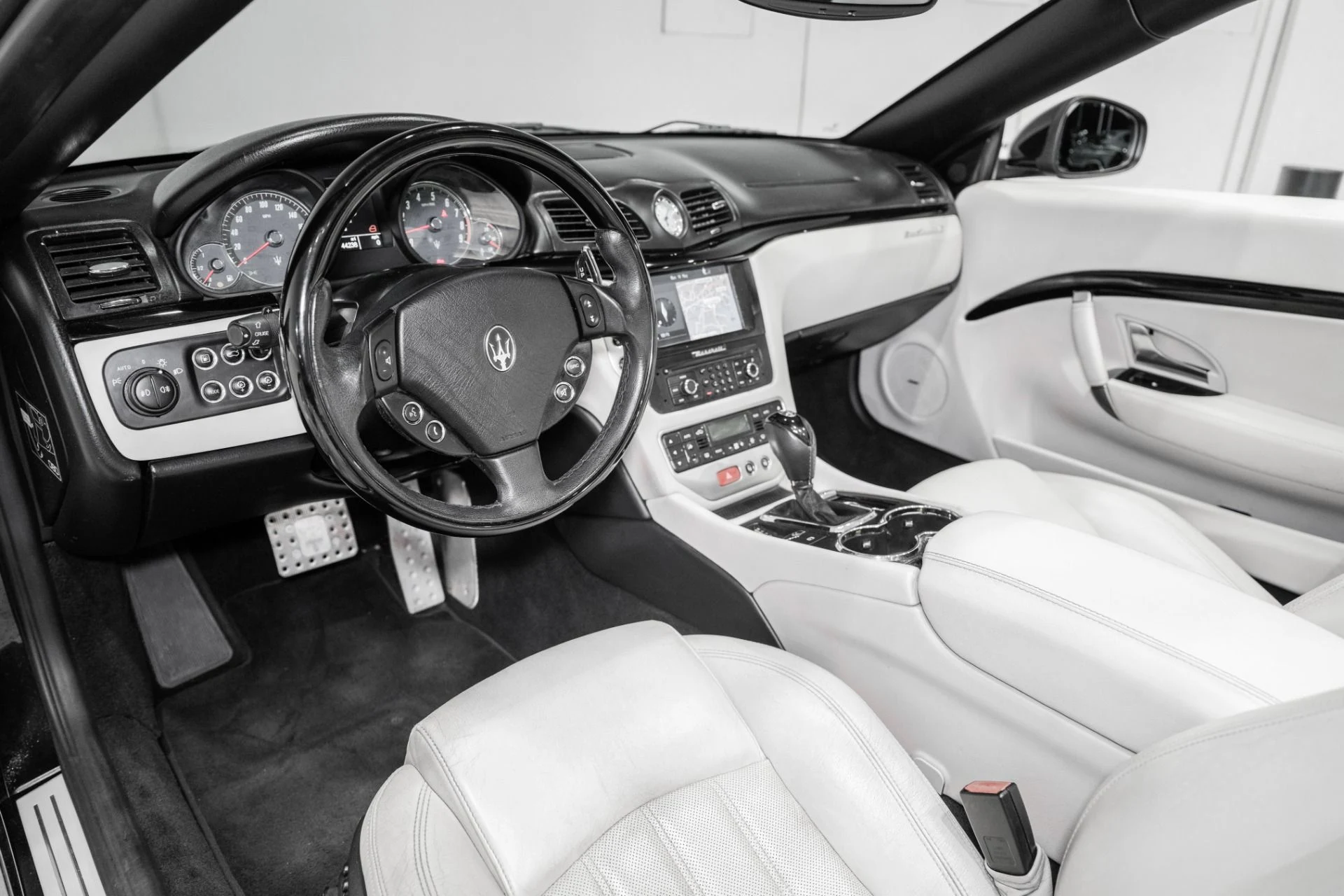 mph016_2612779281_Used_2012_Maserati_Gran_Turismo_1779160431_ae534d2d07
