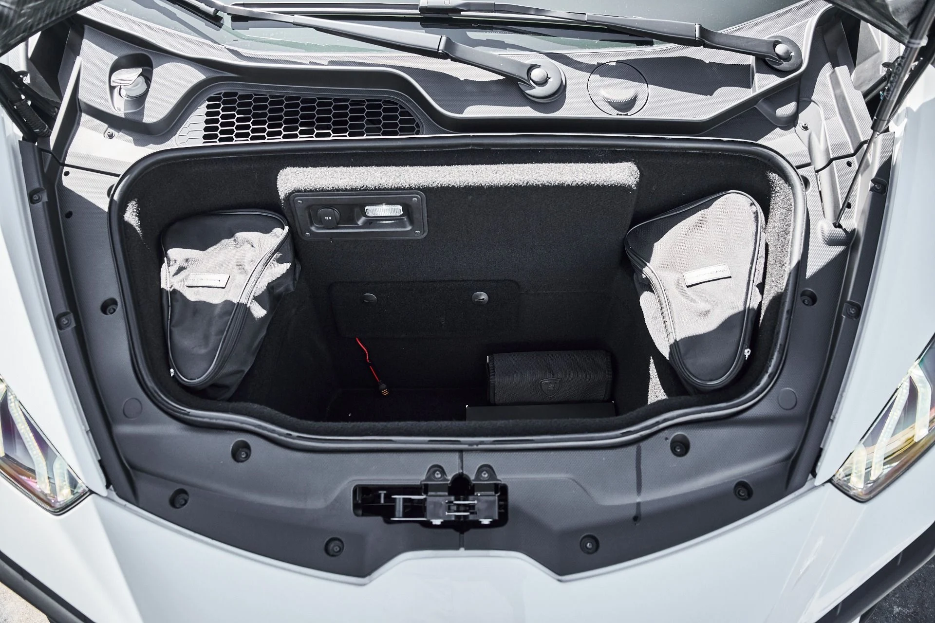 mph016_2618004894_Used_2023_Lamborghini_Huracan_1778117596_b984610cf0
