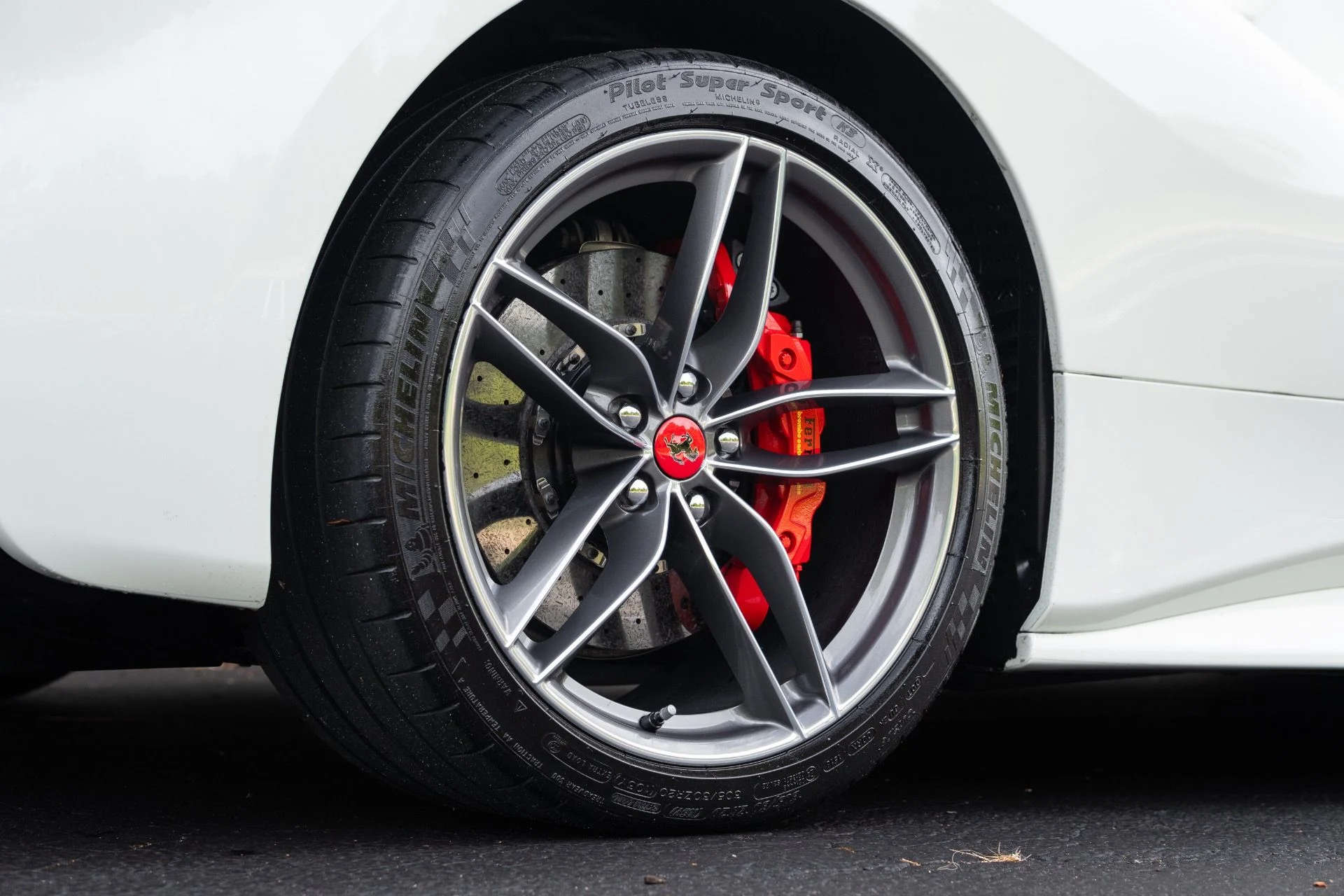 mph016_262117976_Used_2018_Ferrari_488_Spider_1779900992_fb35cce035