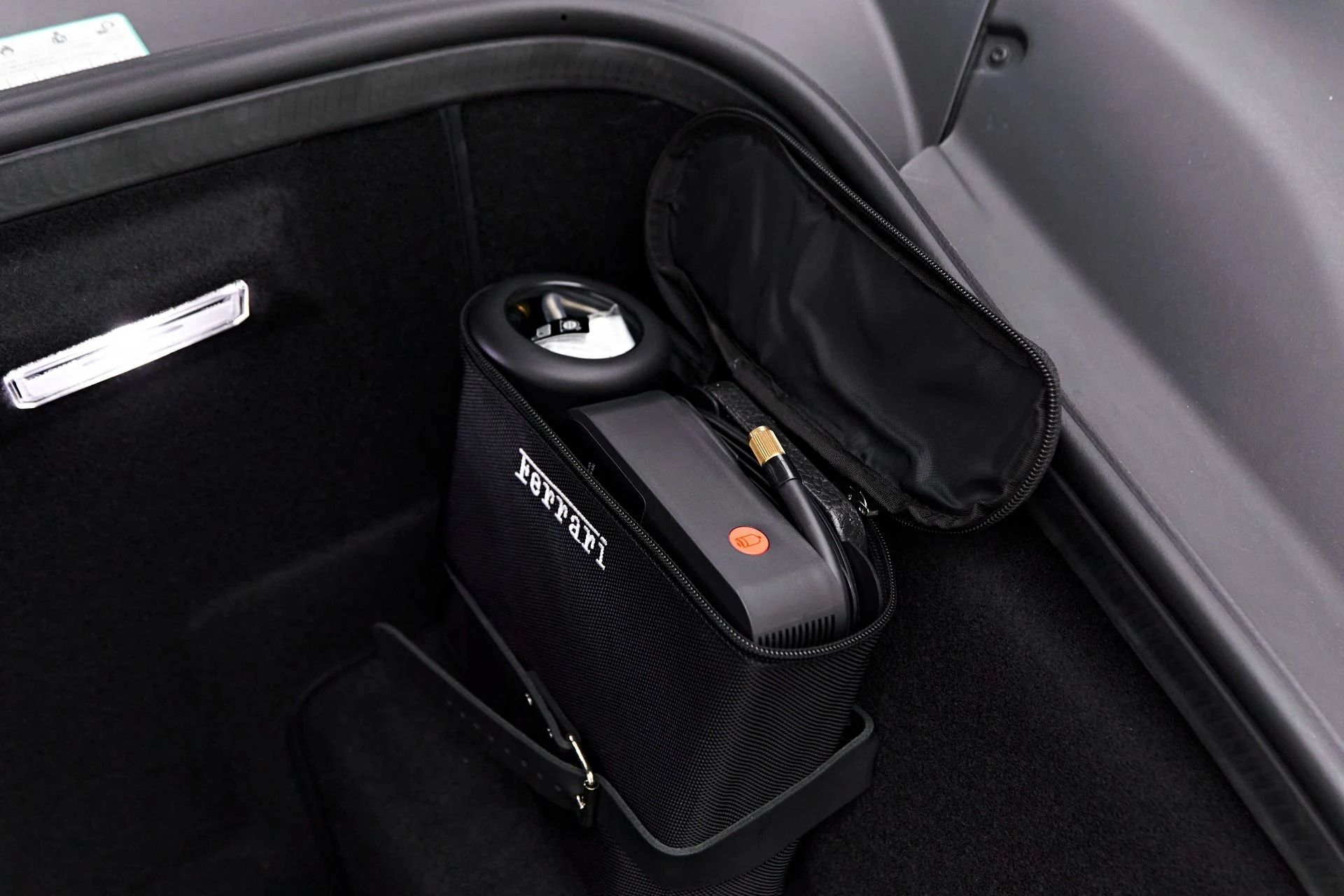 mph016_2623915627_Used_2018_Ferrari_488_Spider_Base_1717624092_c9dc5c1b96