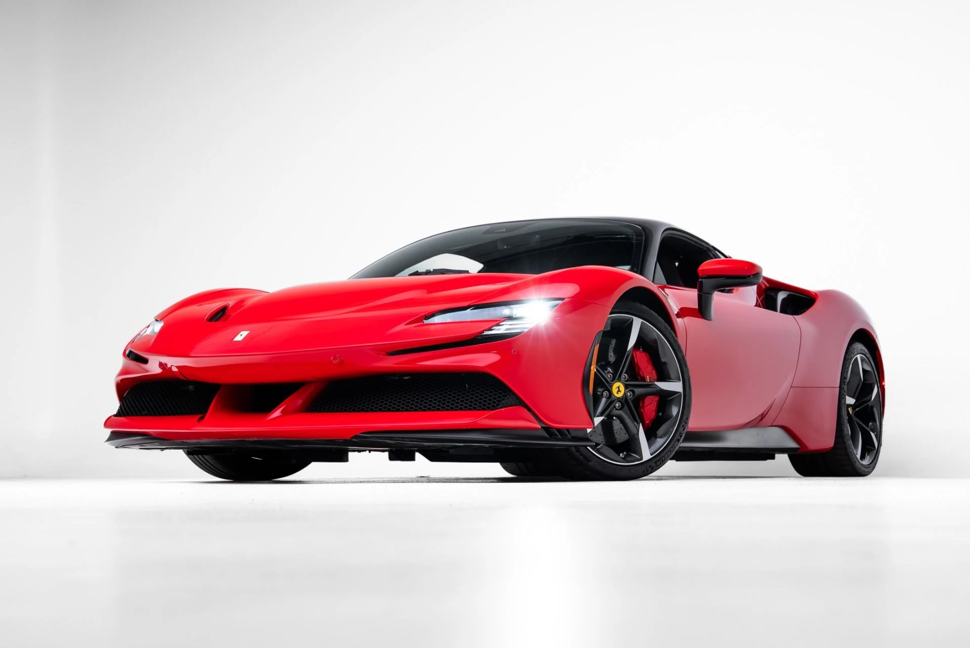 mph016_2625418176_Used_2023_Ferrari_SF_90_Stradale_1773856077_ac632db22c