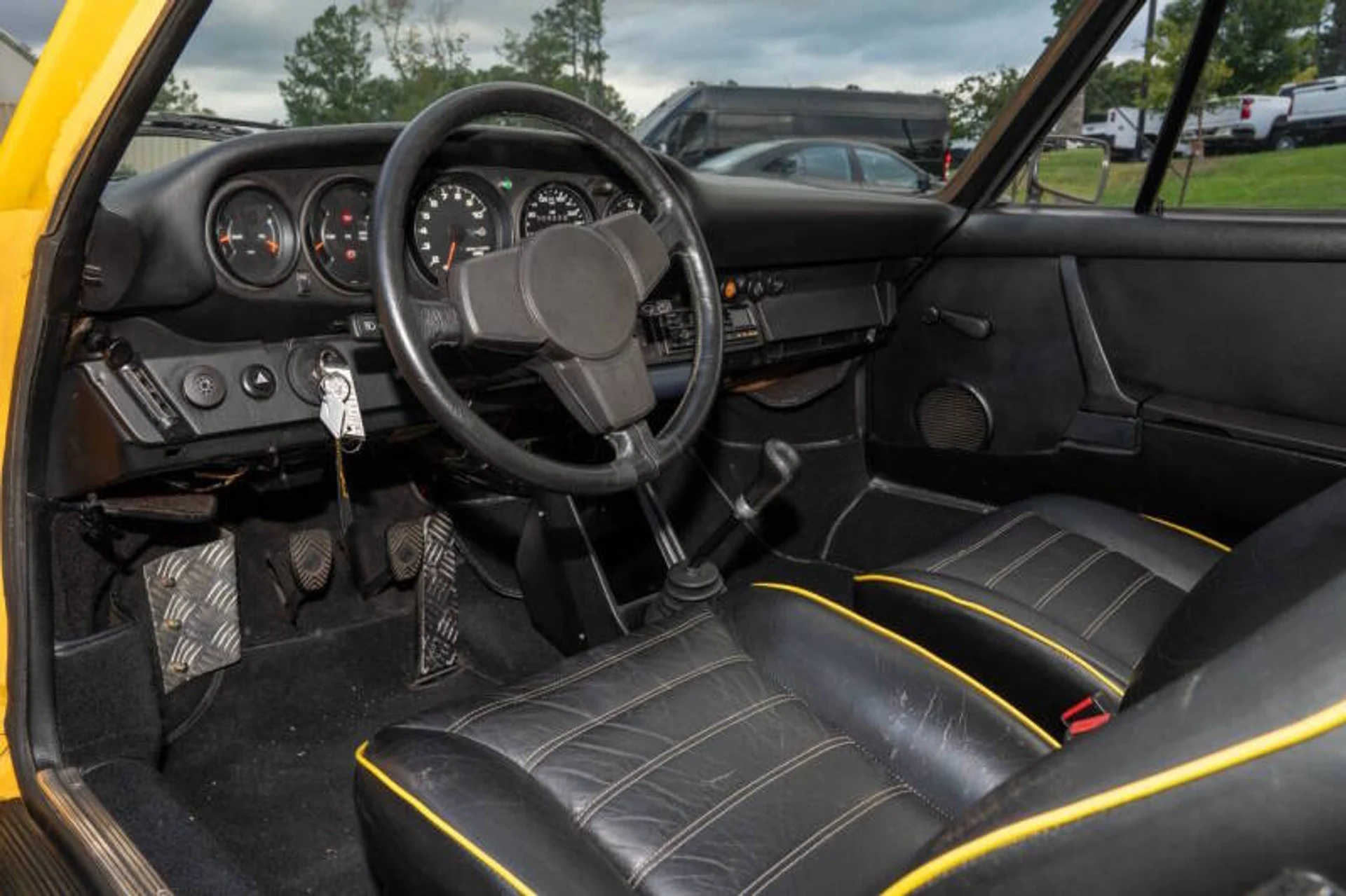 mph016_2625578738_1976_porsche_911_carrera_coupe_911_carrera_coupe_d128786c60