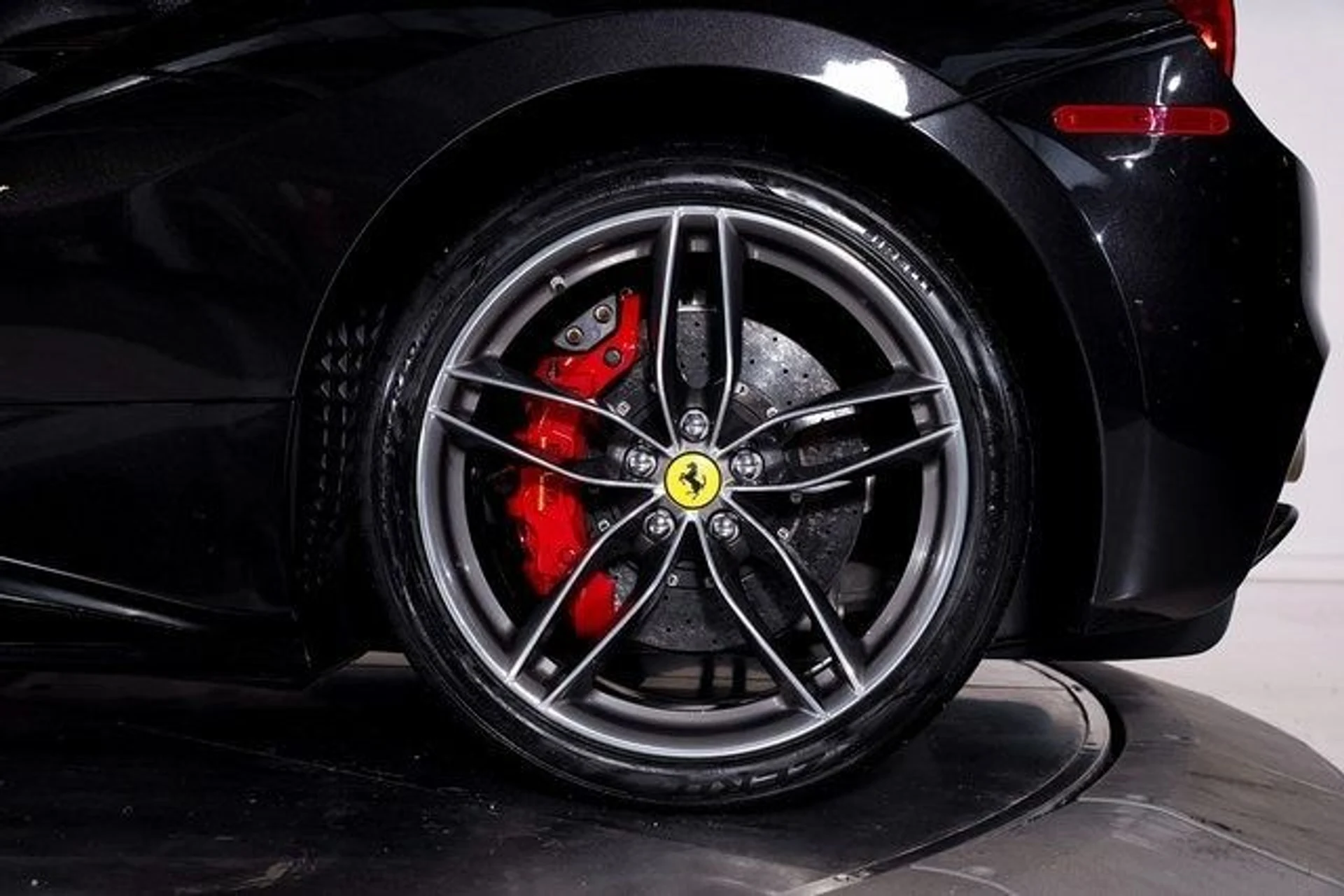 mph016_2629184655_aec76ee8d7d110473cbb3e64f934a87cx_2a19f80db0