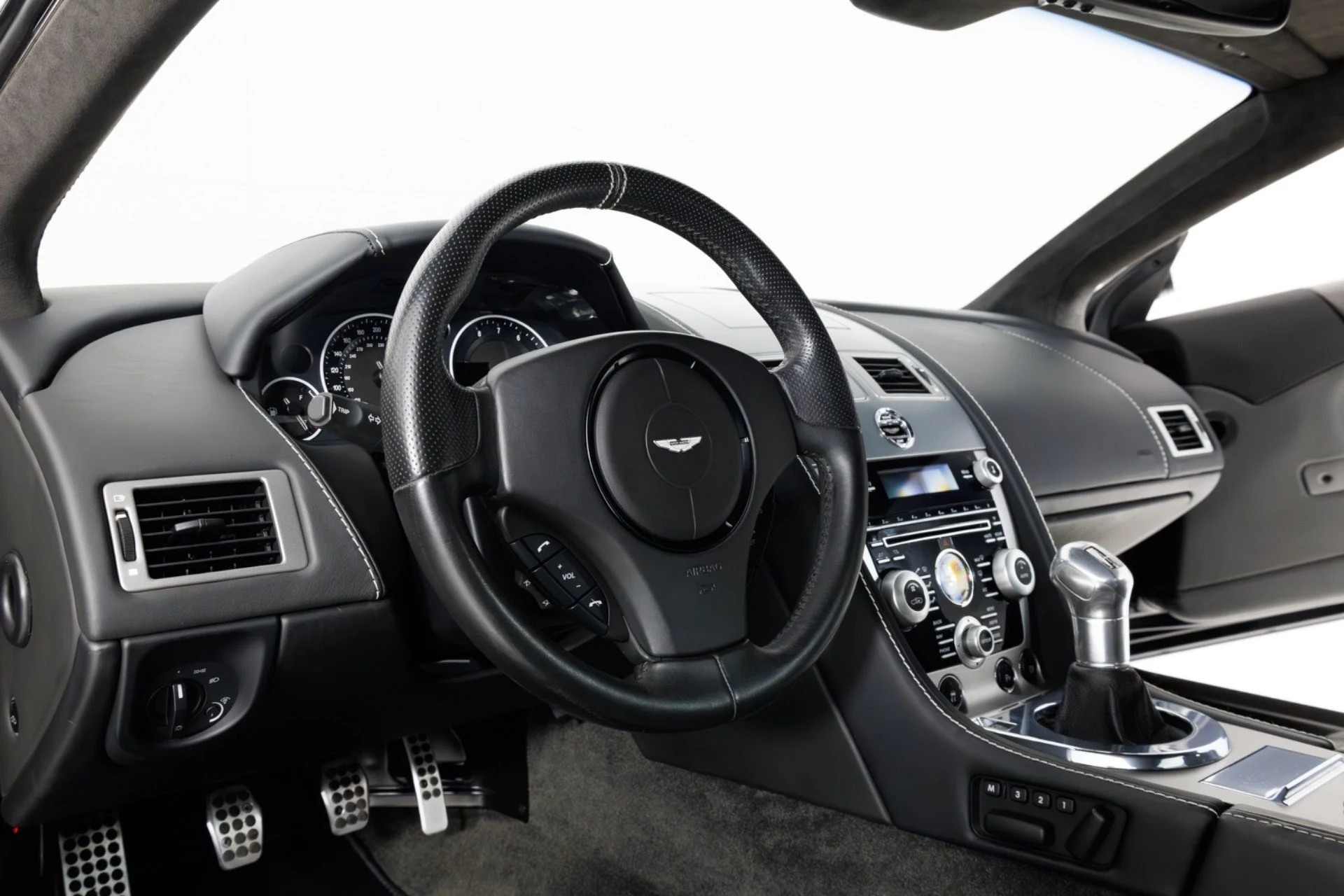 mph016_2629593857_Used_2009_Aston_Martin_DBS_1778627760_40ea12a047