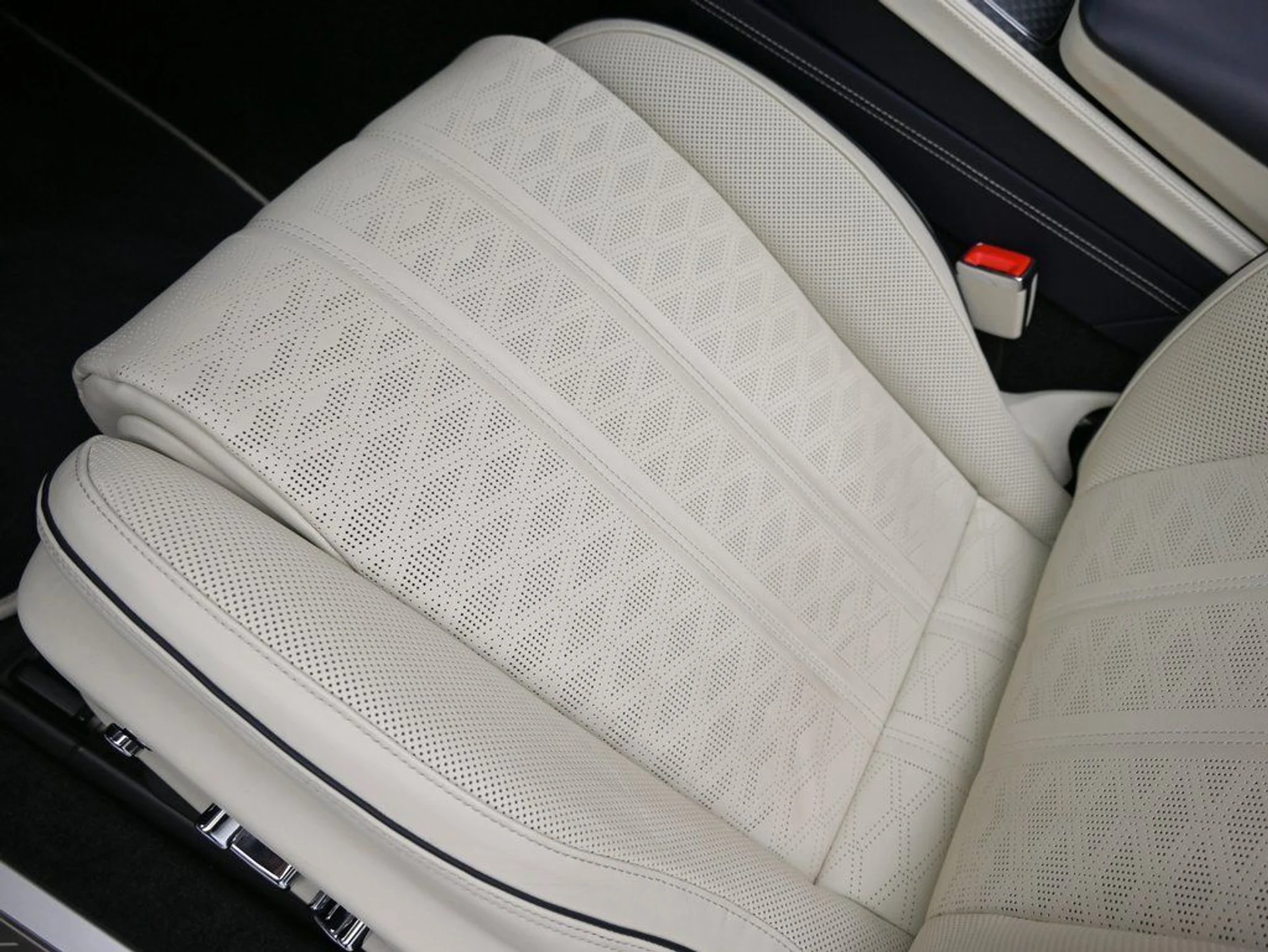 mph016_2634959290_1b2ec72339ac4ddc97684a35eb820c94_7a007d6828