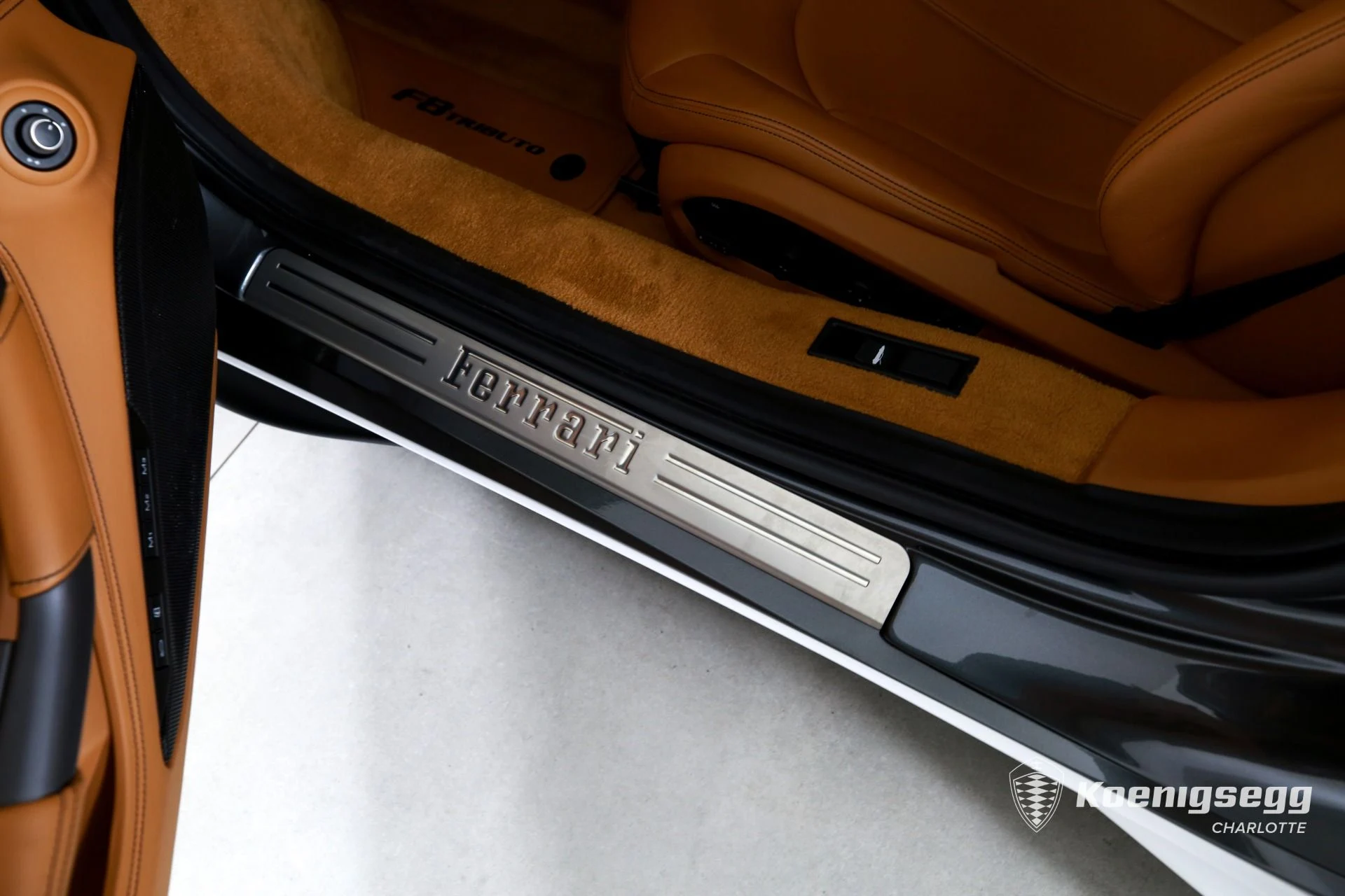 mph016_2637867966_Used_2020_Ferrari_F8_Tributo_1761085808_e51bc99748