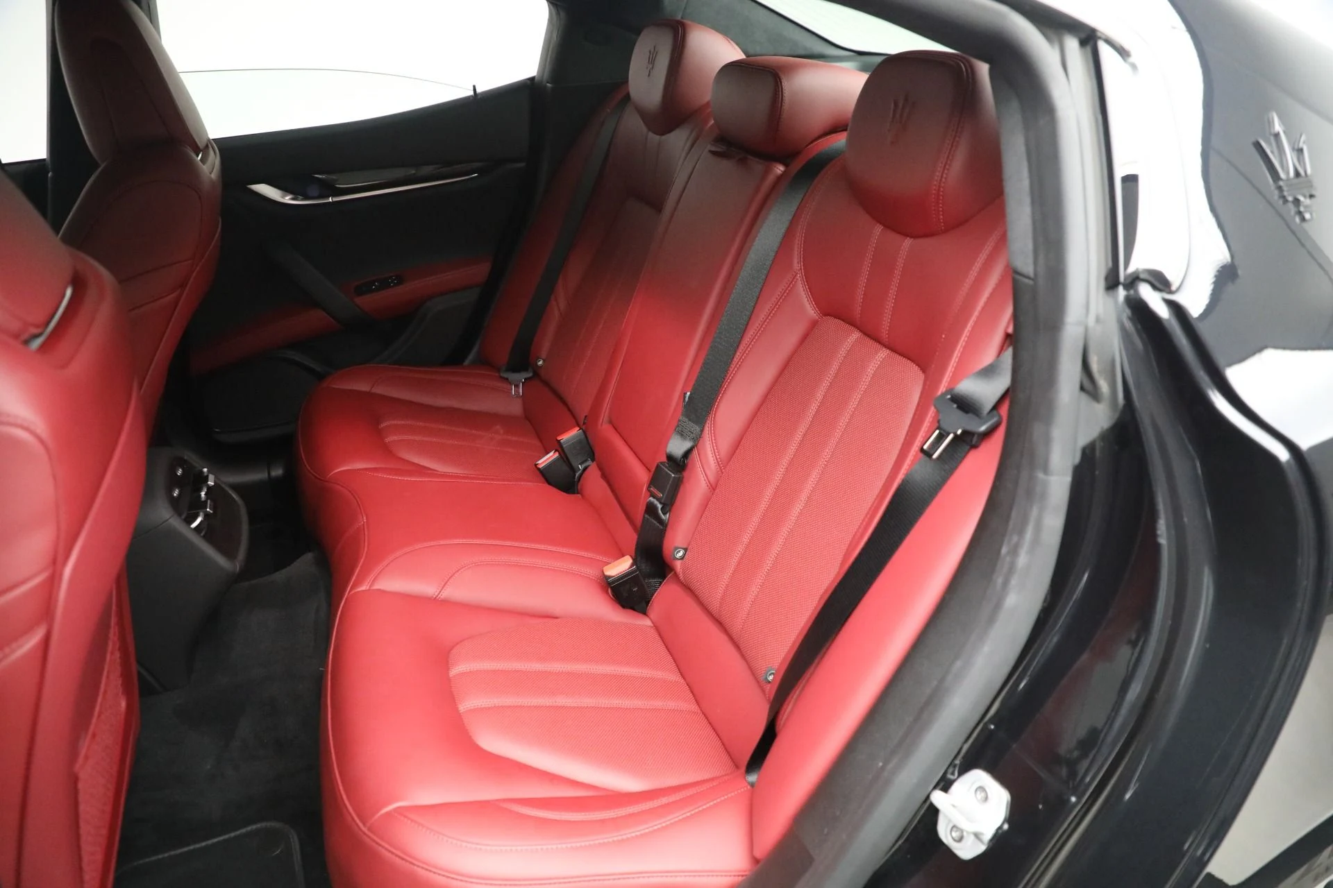 mph016_2639489605_Used_2022_Maserati_Ghibli_Modena_Q4_5878cdaa82