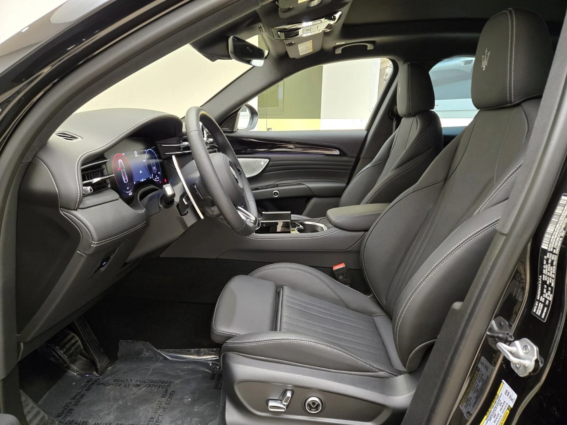 mph016_2641989181_Used_2025_Maserati_Grecale_Folgore_1765003985_333e077f0b