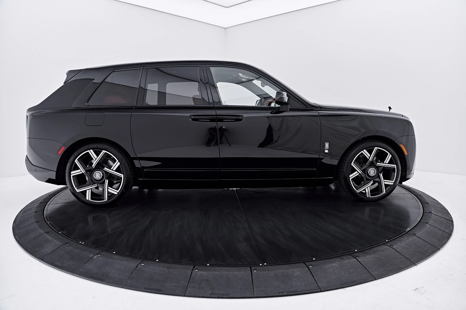 mph016_2644120367_Used_2026_Rolls_Royce_Cullinan_Black_Badge_1788313508_5370ce9708