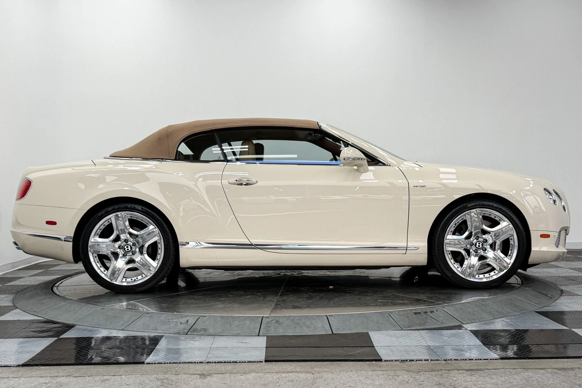 mph016_2654798113_Used_2015_Bentley_Continental_GTC_W12_Mulliner_Driving_Specification_1785523286_7d650325f5