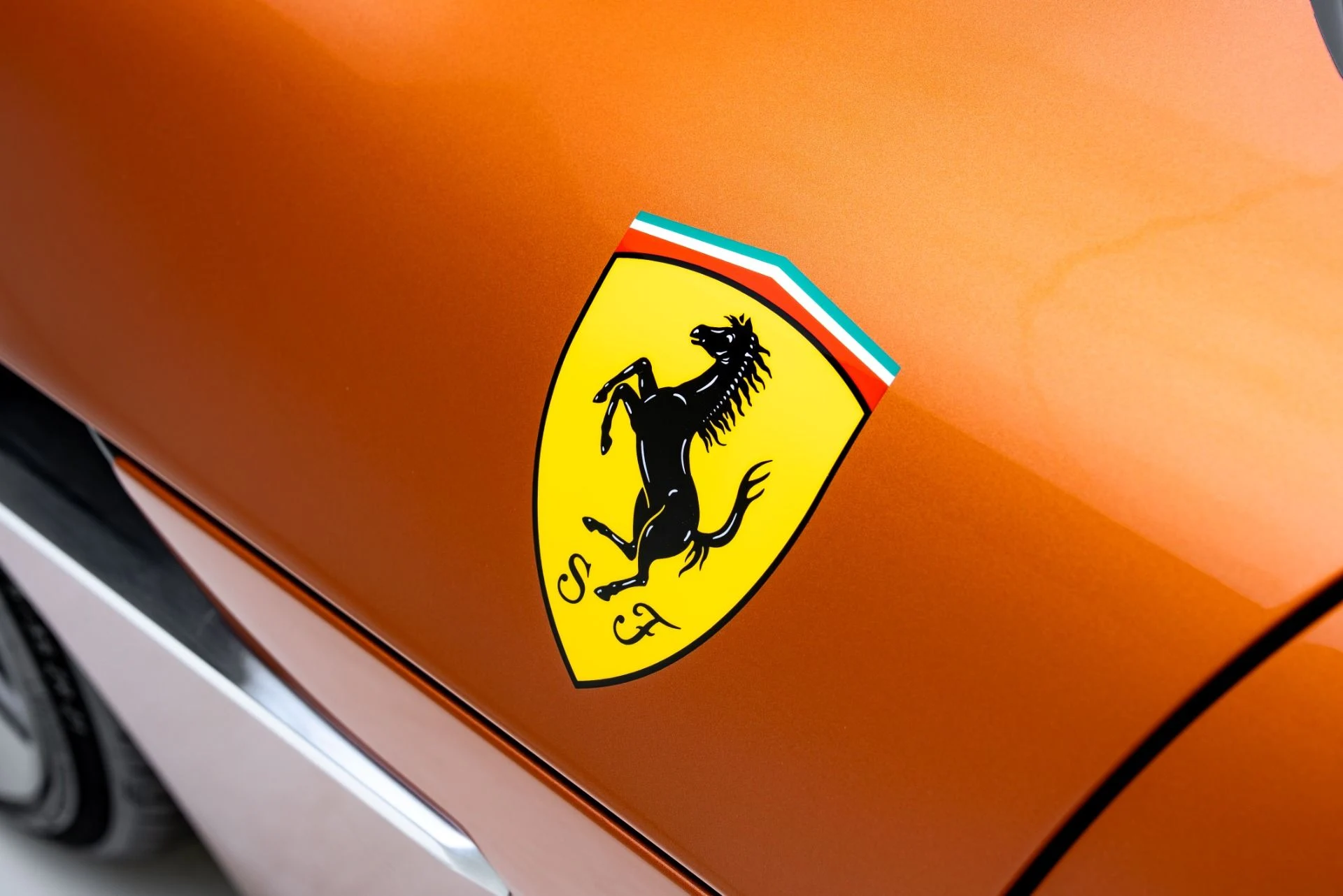 mph016_2656152430_Used_2025_Ferrari_12_Cilindri_1778528134_d258ed7ddb