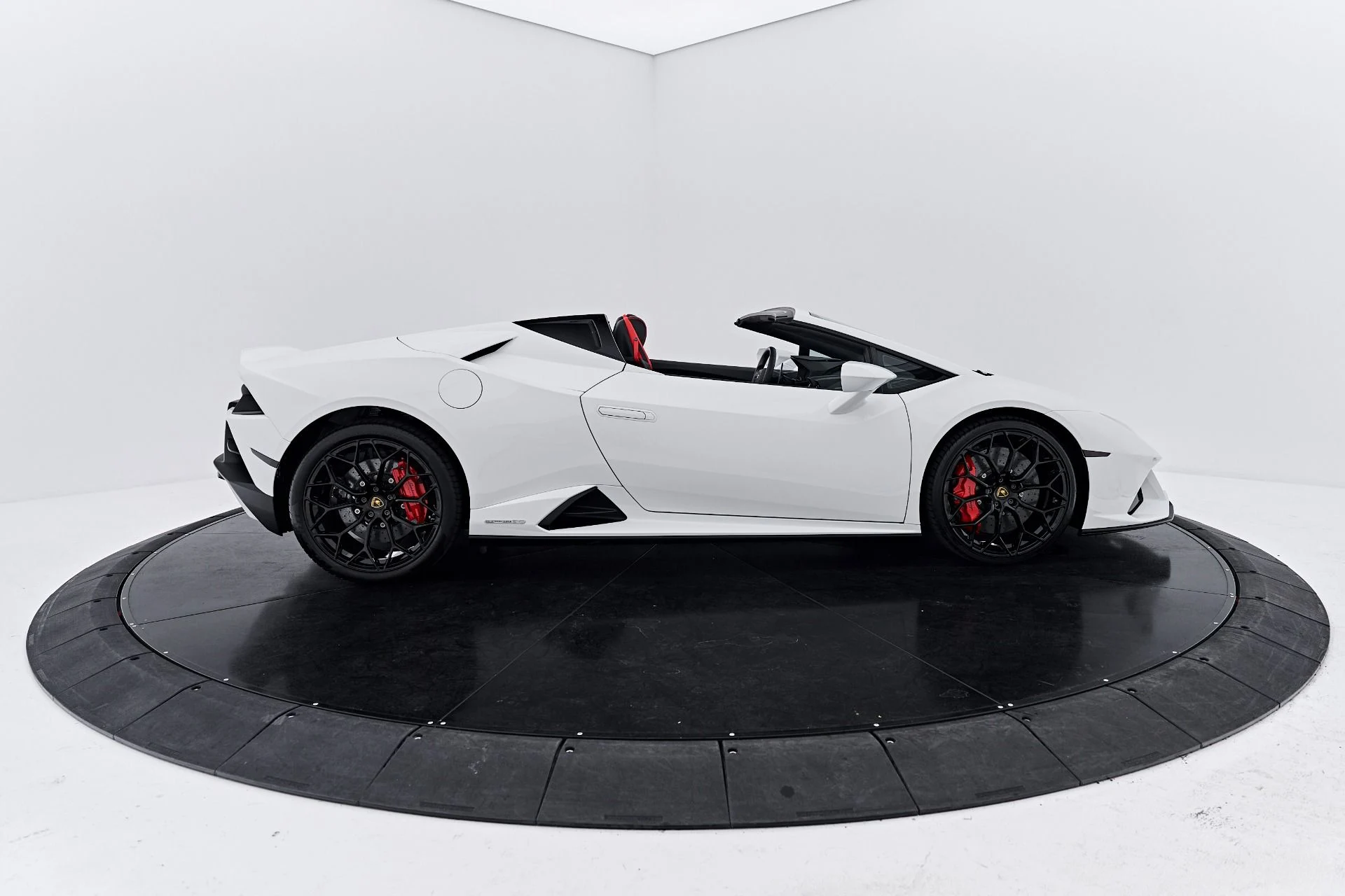 mph016_265953334_Used_2024_Lamborghini_Huracan_EVO_Base_1791337078_afbb06c08f