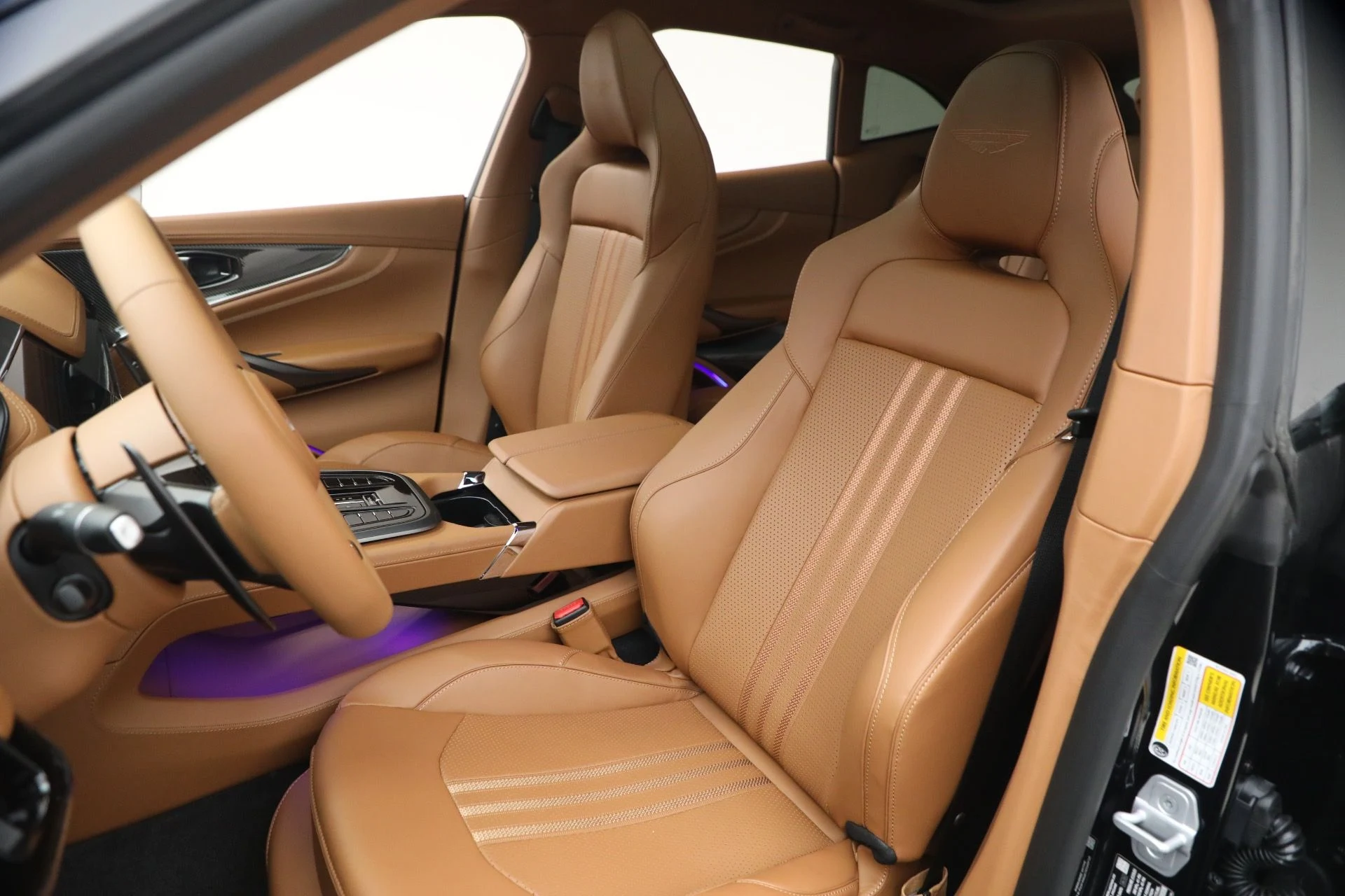 mph016_2662233403_New_2026_Aston_Martin_DBX_707_1767991932_eaf2882811