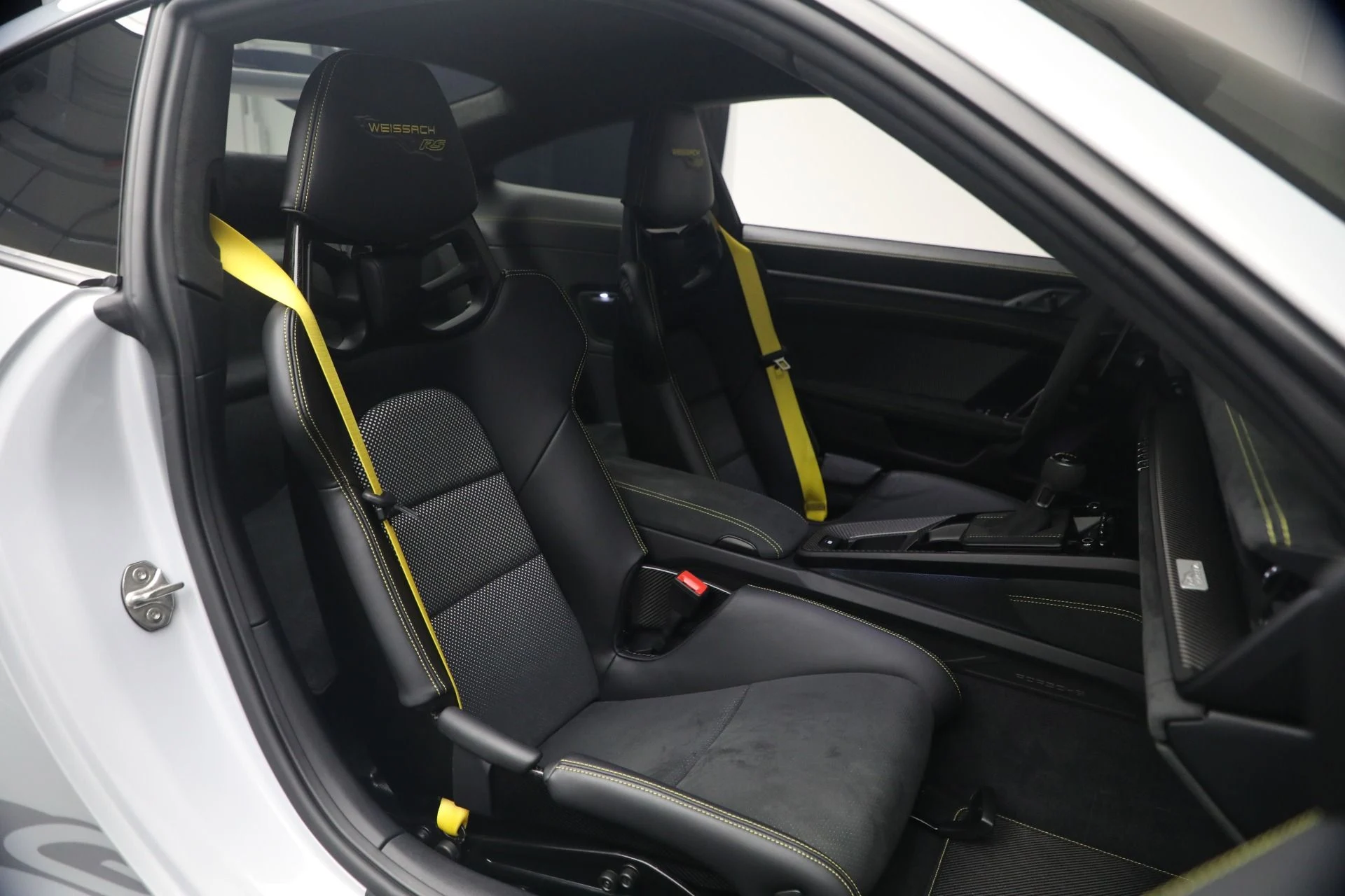mph016_2663439629_Used_2024_Porsche_911_GT_3_RS_1782768712_fd960abc8d