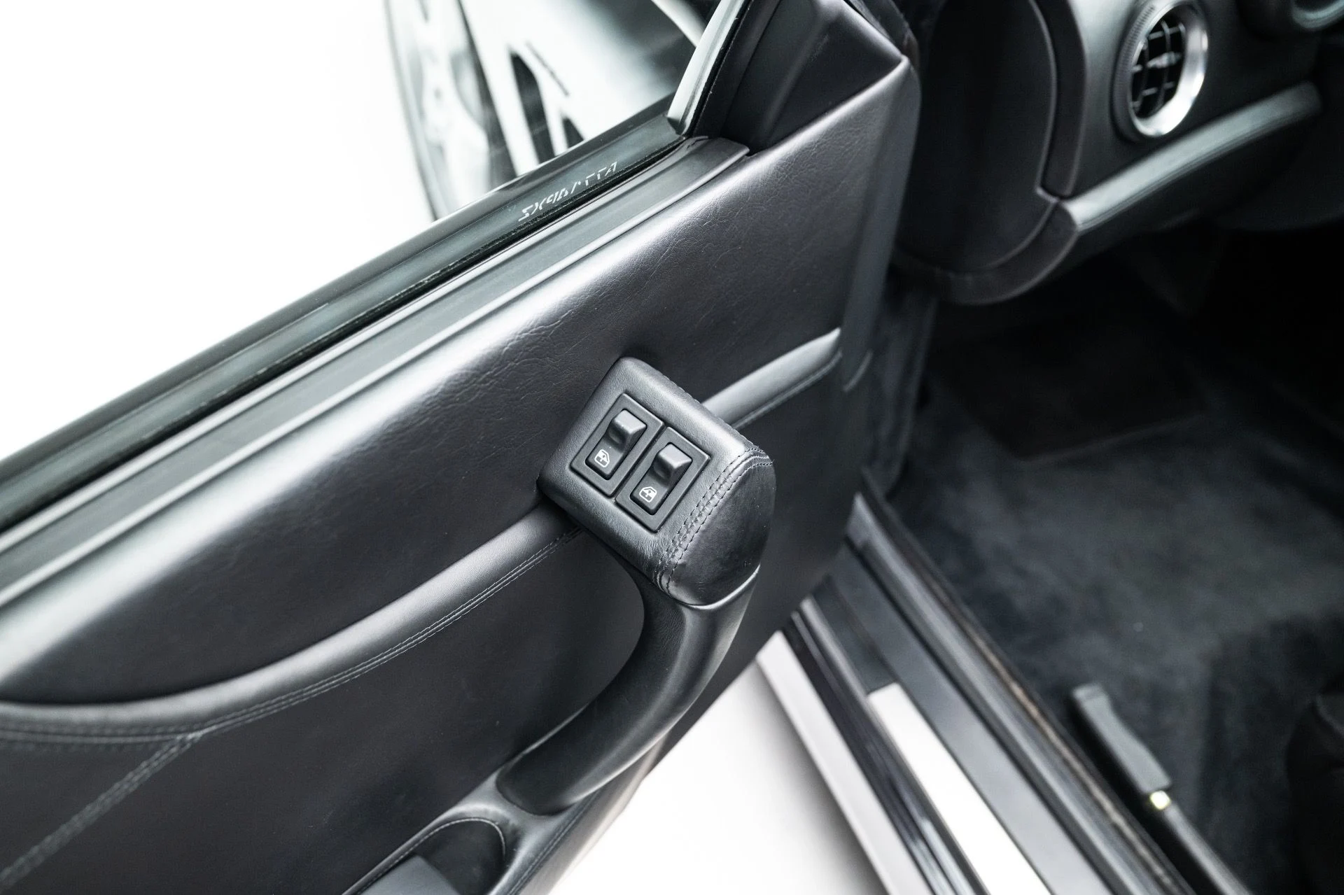 mph016_2667225797_11705_p17_l_1e0910d5d9