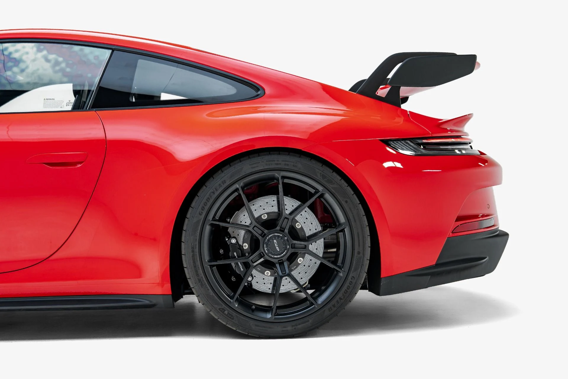 mph016_2676974884_Used_2024_Porsche_911_GT_3_1787768197_d8286e3d33