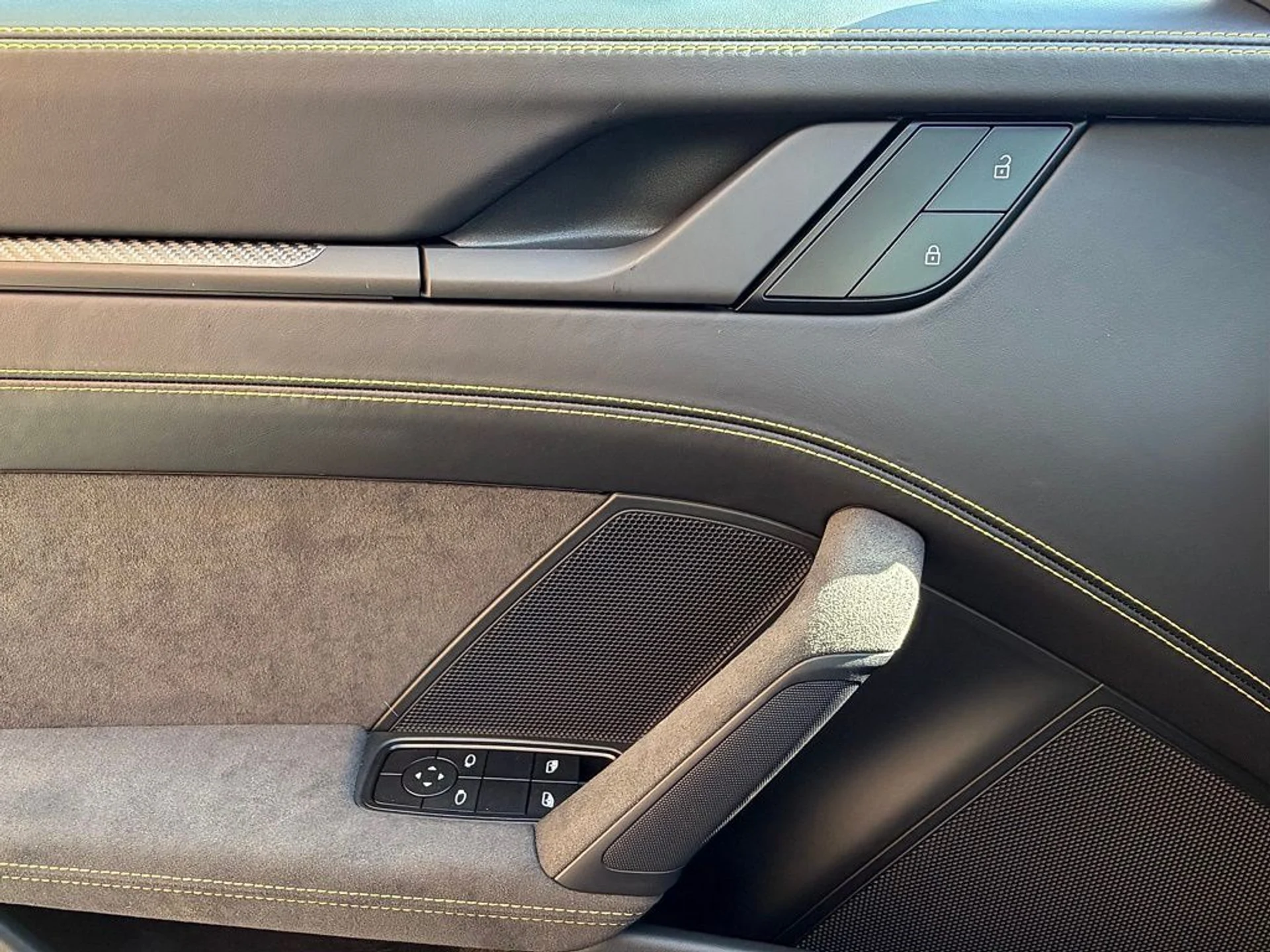 mph016_2677596549_a8e5bd3b03f429e834c29ff330781245x_a916c68e3c