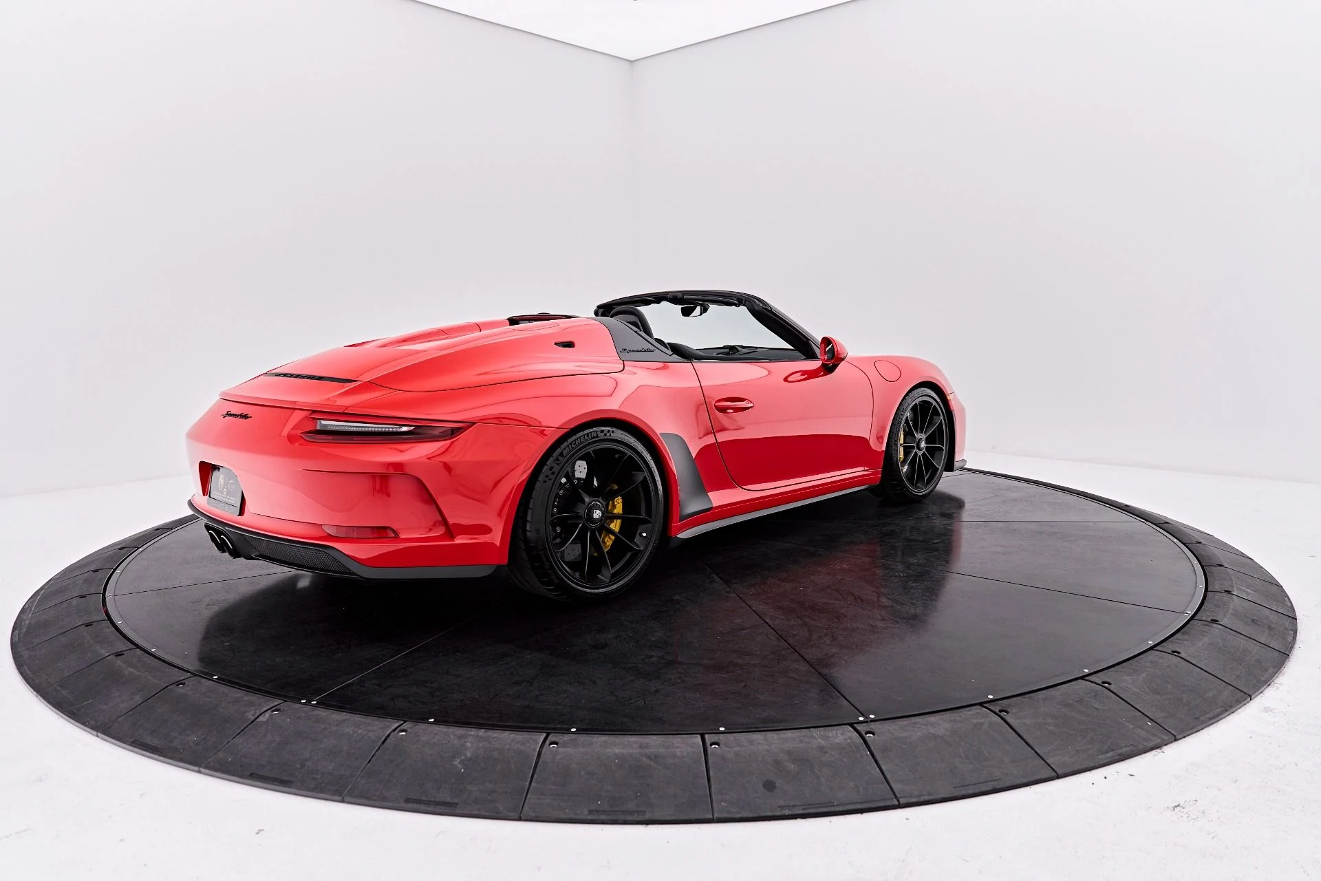 mph016_2683528514_Used_2019_Porsche_911_Speedster_1791997595_fae7d2672f
