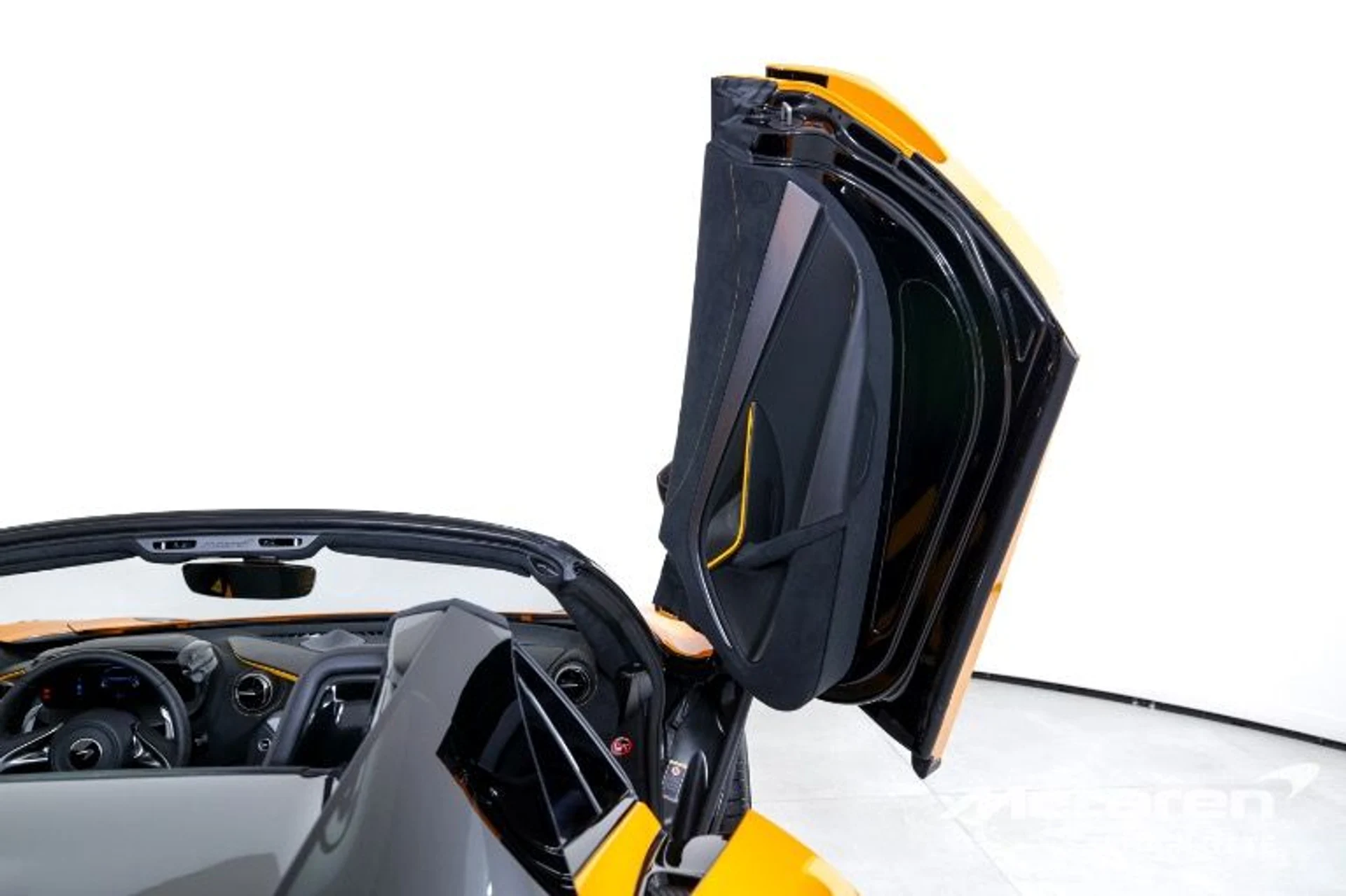 mph016_2684023388_Used_2024_Mc_Laren_750_S_Spider_3655b0b364
