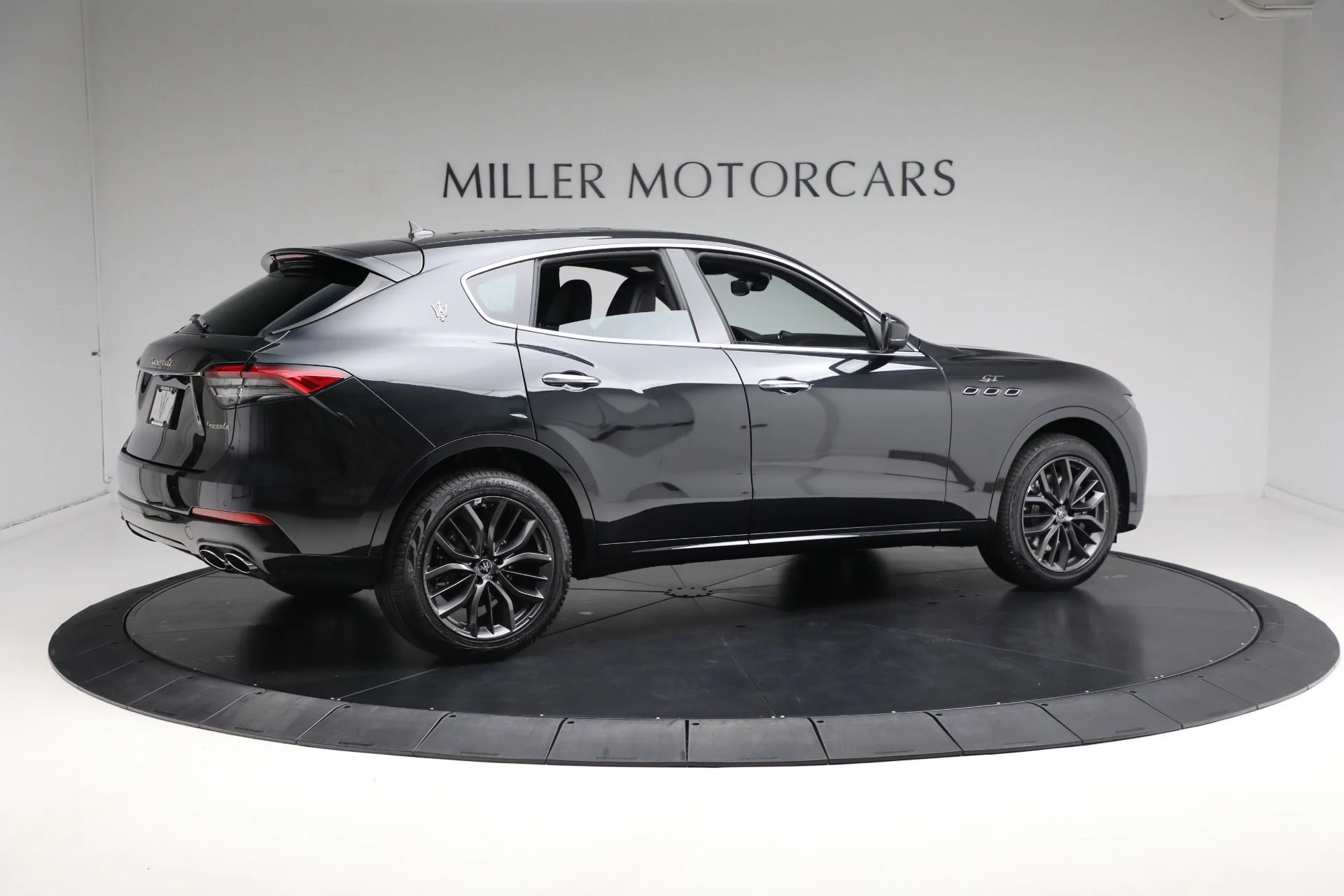 mph016_2688561417_New_2024_Maserati_Levante_GT_Ultima_afc51e46fc