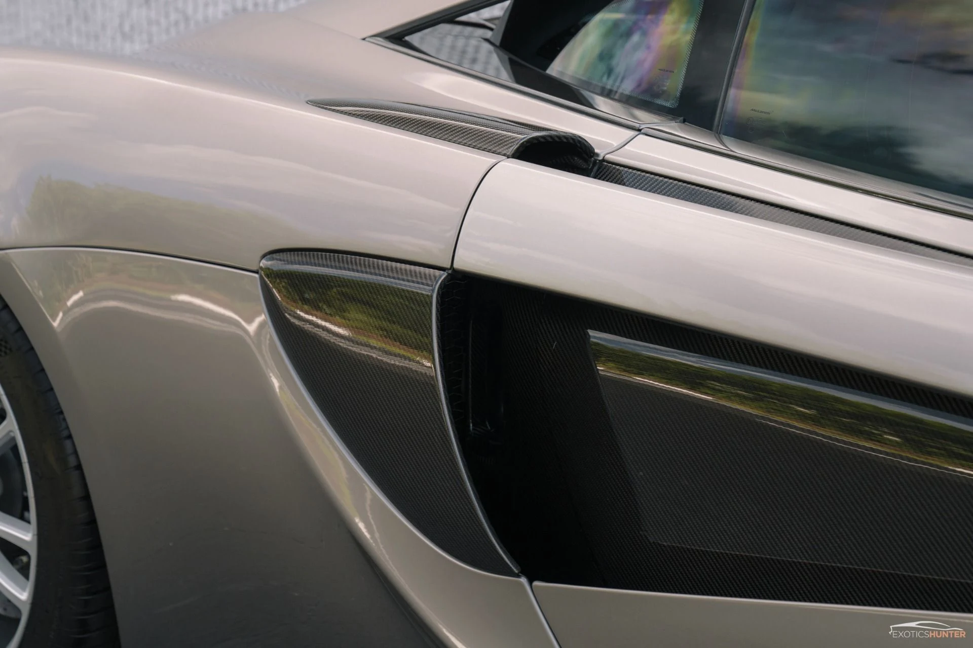 mph016_2691471878_Used_2016_Mc_Laren_570_S_in_Blade_Silver_w_Exterior_Carbon_1761343757_31473f9d98