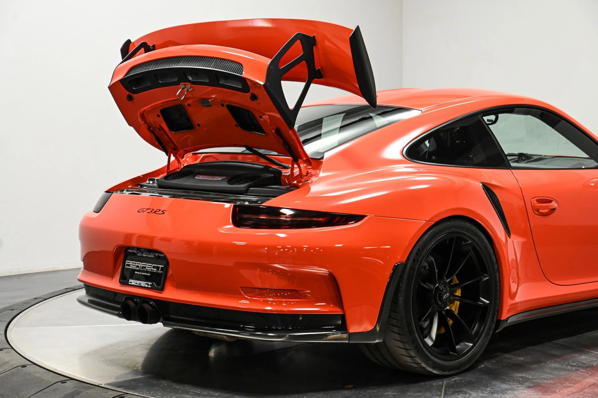 mph016_269641969_Used_2016_Porsche_911_GT_3_RS_1788412421_fe9b2430f8