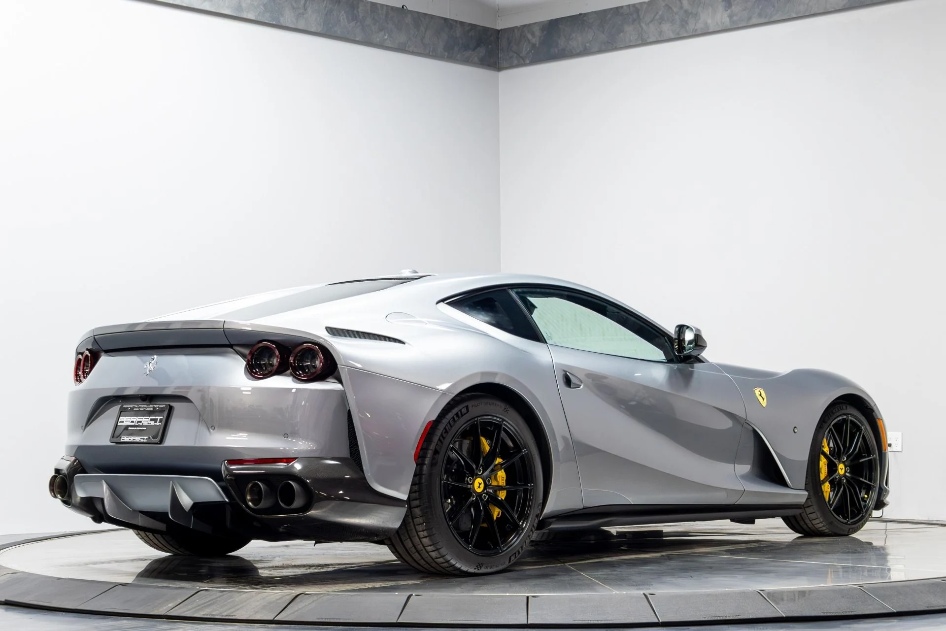 mph016_2700749033_Used_2018_Ferrari_812_Superfast_1777416678_81ec6a7c79