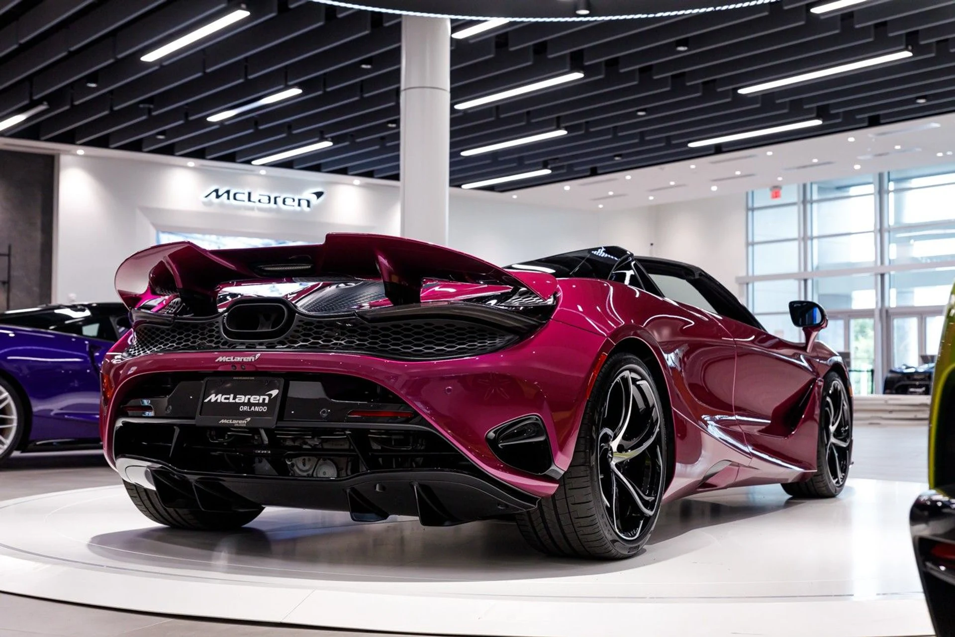 mph016_2700754286_630_p17_l_aecac067d2