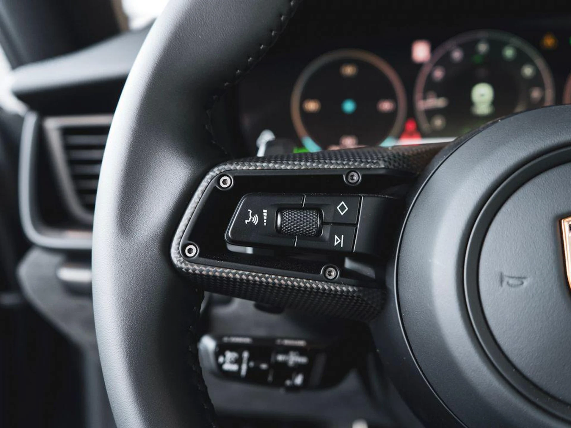 mph016_2702044664_YX_glit_Nzisyf_Yr_Xmn_Vl_IU_9_Dc_TQ_e07bad7f5c