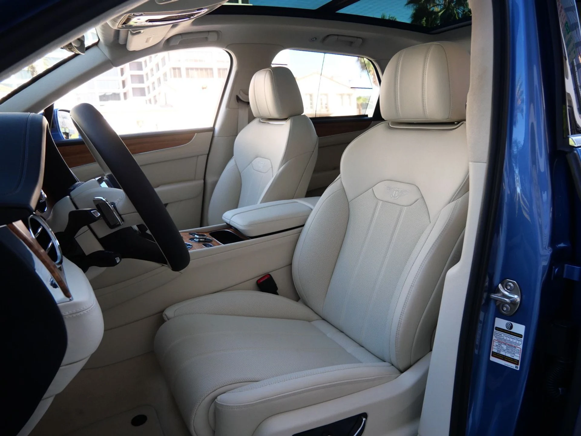 mph016_2708212099_0dbf6bd29a6e14fceeb80d676ba49668x_4a32513d9c