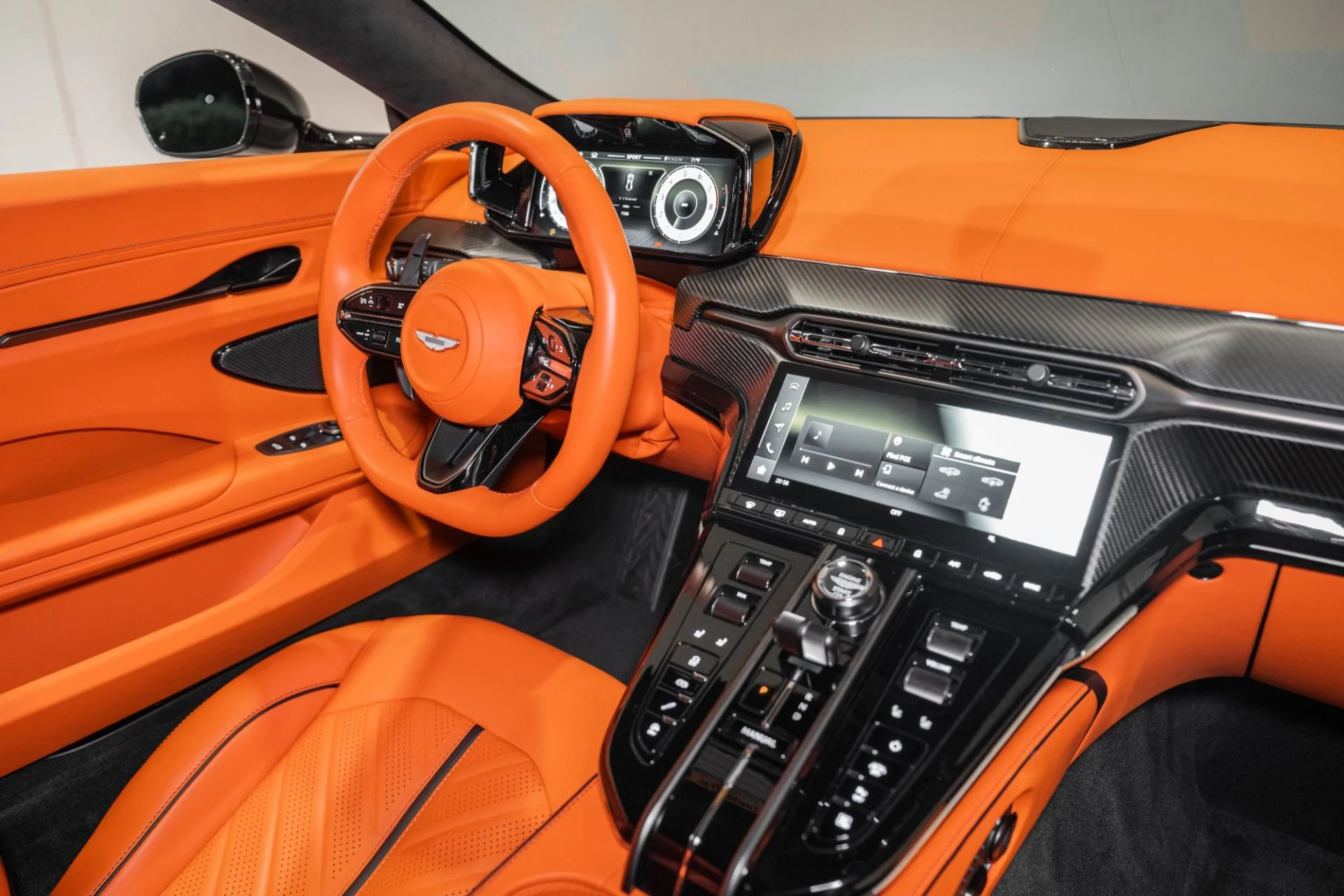 mph016_2709330244_Used_2026_Aston_Martin_Vantage_S_1778492725_dc19574c02