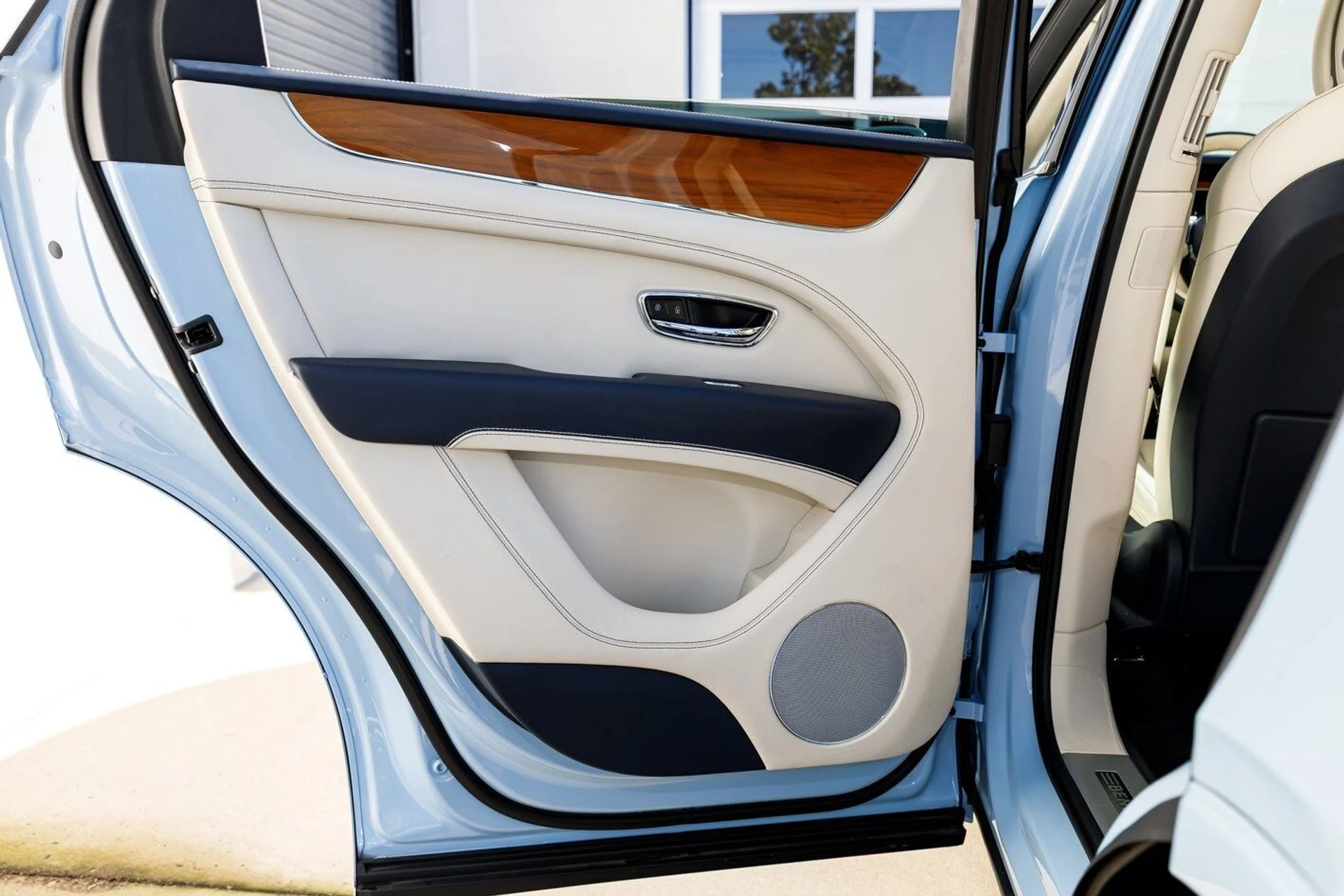 mph016_2712676684_322a1e0c35aad33b55843eb4cbcdc99ex_3f4af6732a