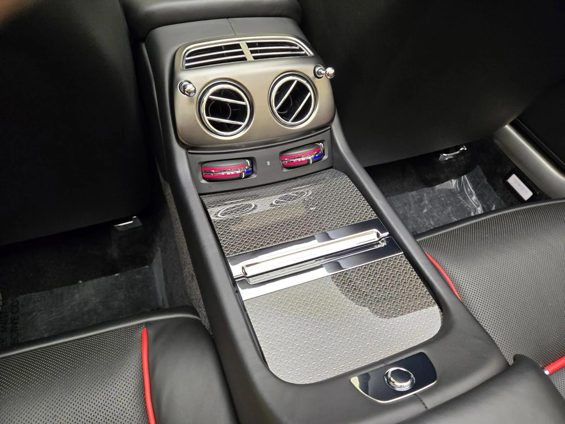 mph016_2712941984_Used_2020_Rolls_Royce_Dawn_1764058187_ef8350df31