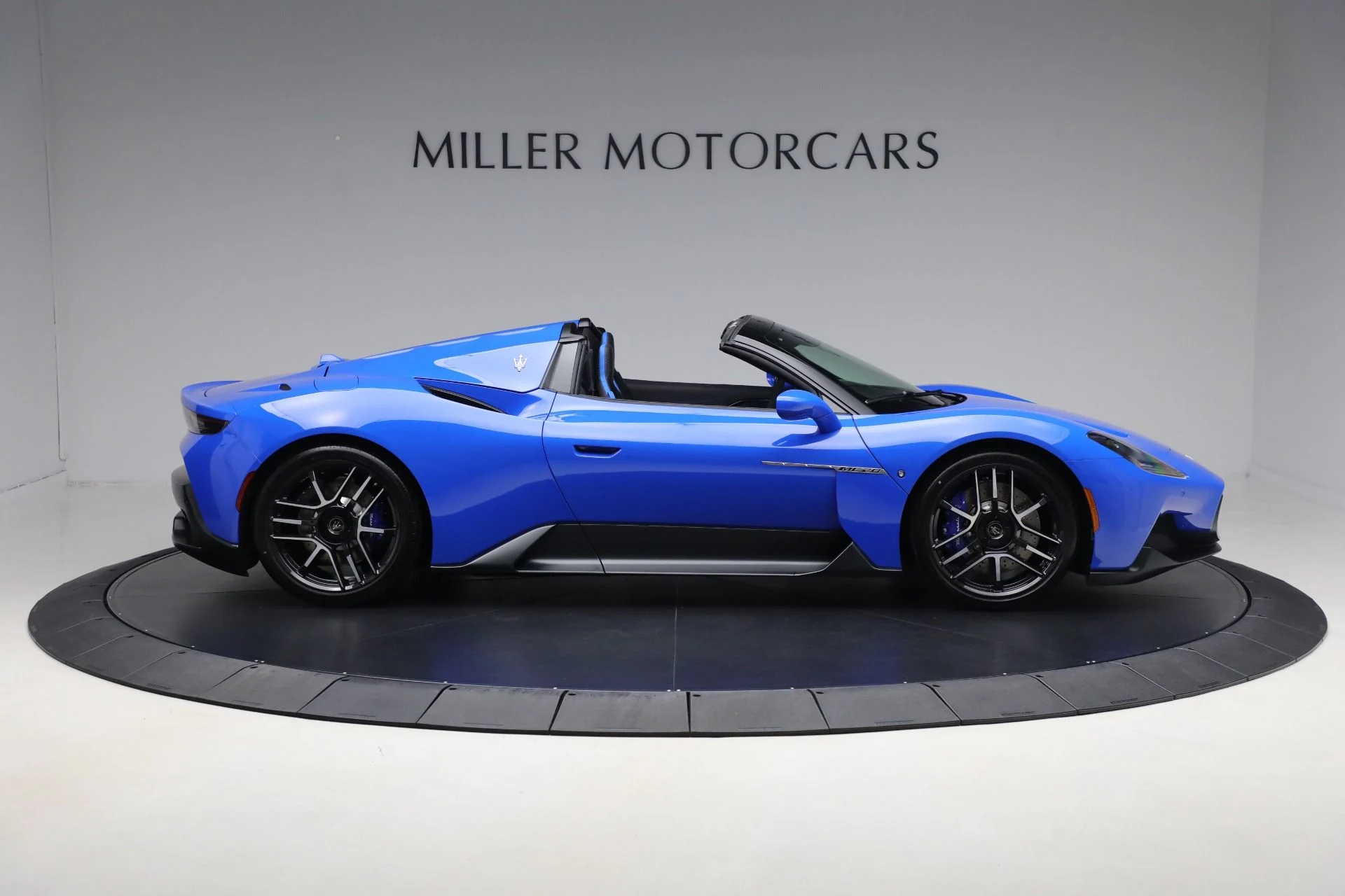 mph016_2715449617_New_2024_Maserati_MC_20_Cielo_b5b4e1ca64