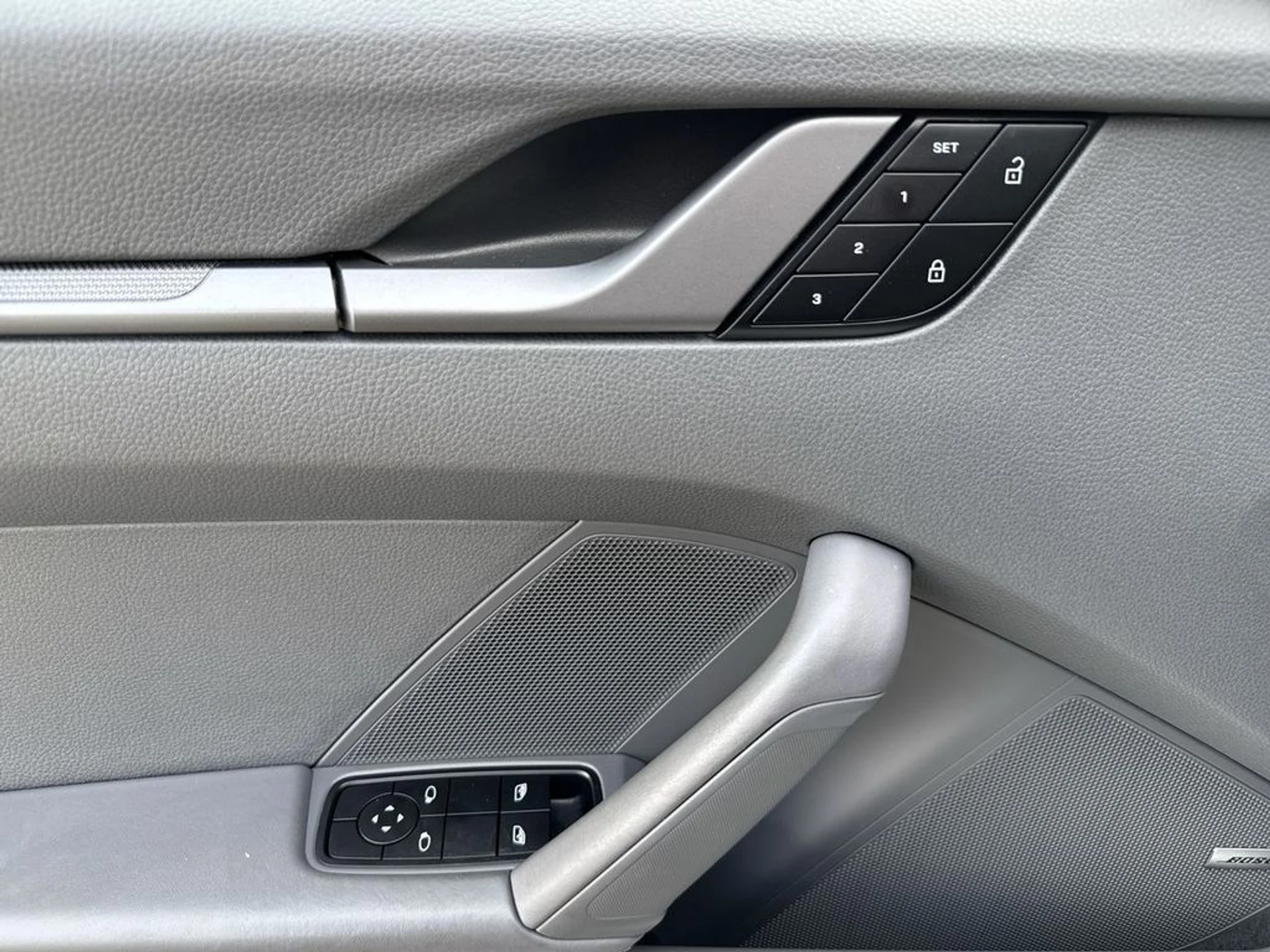 mph016_2716158077_23639b9a6ffdb9c14bf41b672e8246e7_3c42c5a6e5