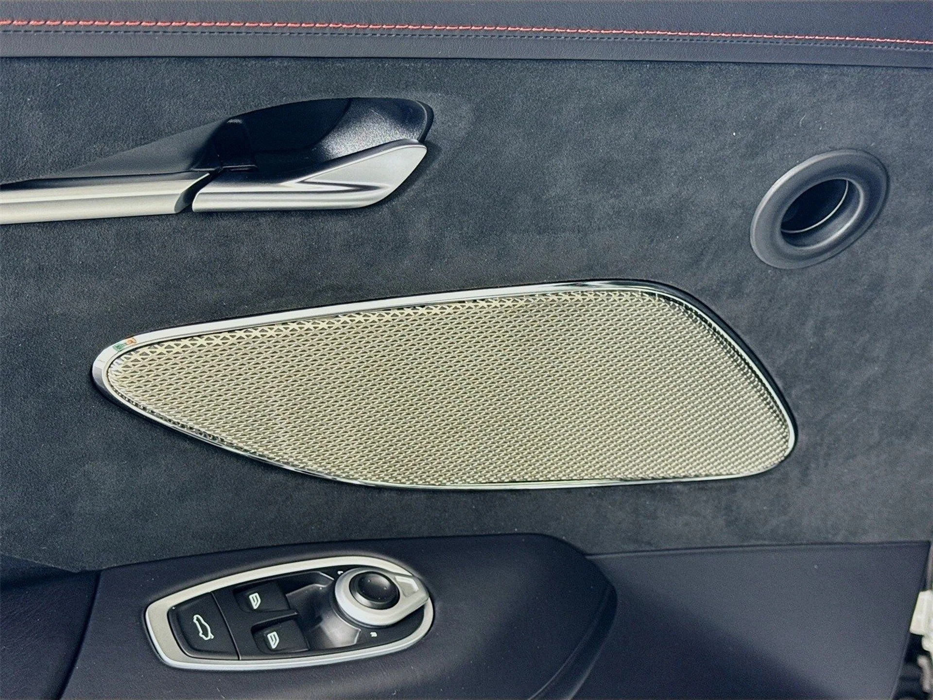 mph016_271730888_cce950c774bfb68a83a754697e5e47dbx_54c5b6ffac