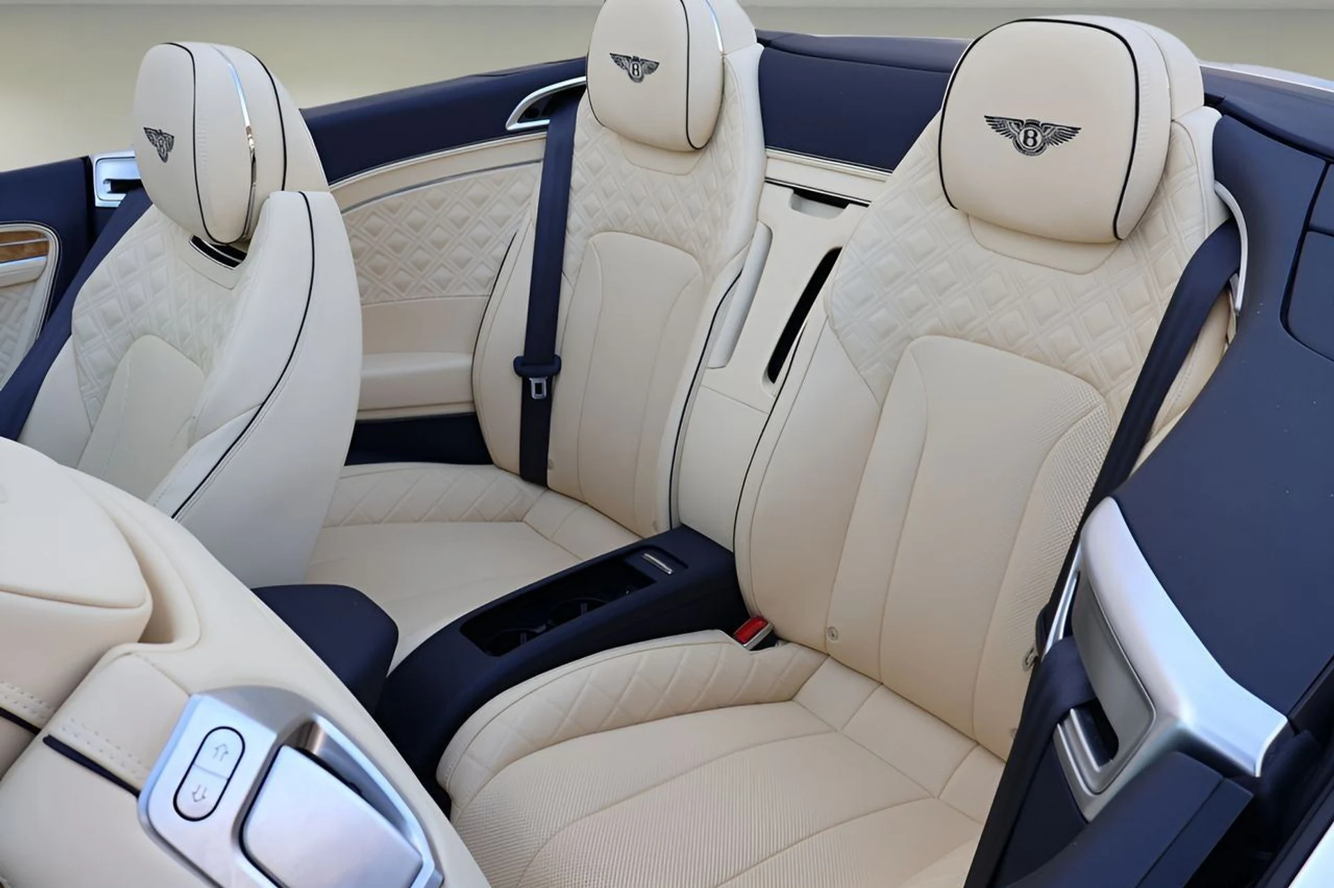 mph016_2720760749_17_3f97ef00fe