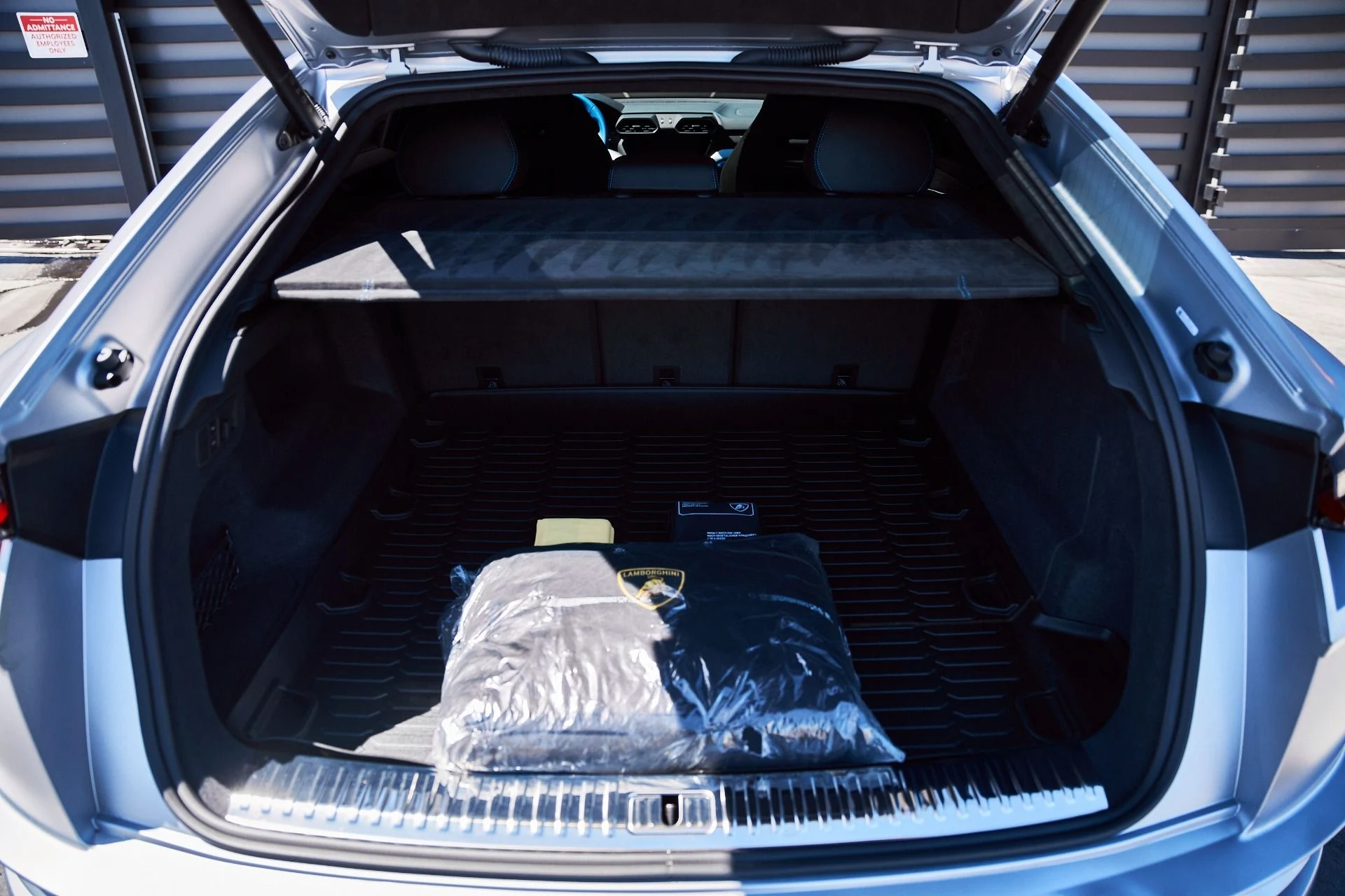 mph016_2721350972_Used_2024_Lamborghini_Urus_S_1775866703_dc00e1b7a8