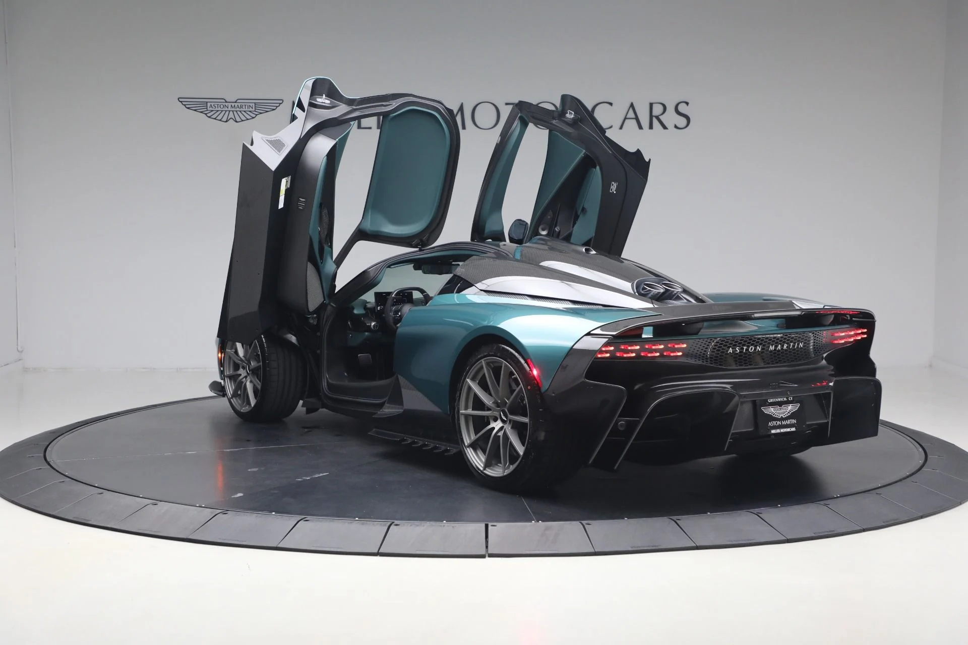 mph016_2728534340_New_2026_Aston_Martin_Valhalla_1779312482_0b867c718d