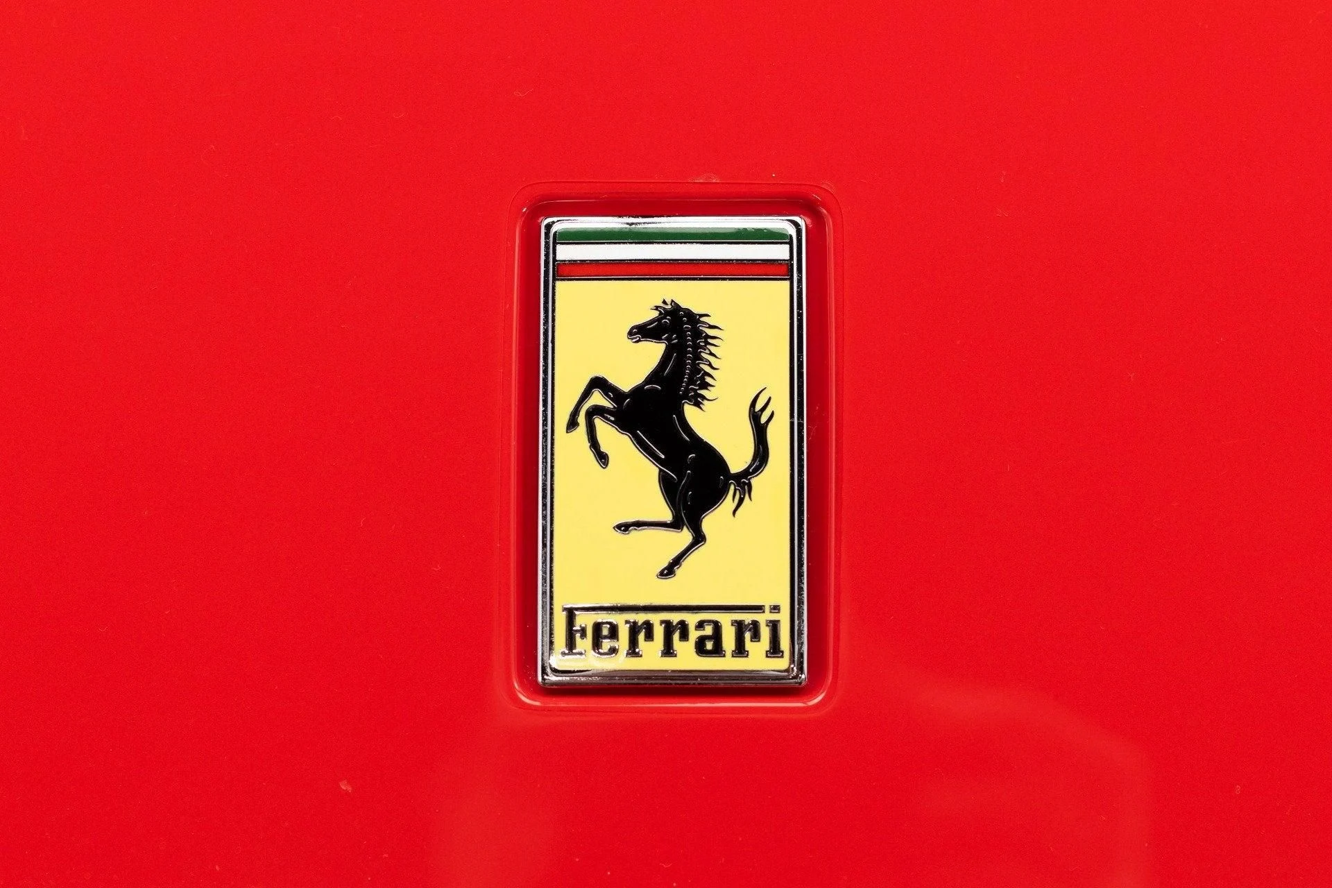 mph016_2732339288_Used_2018_Ferrari_812_Superfast_1777368498_5d7506e98a
