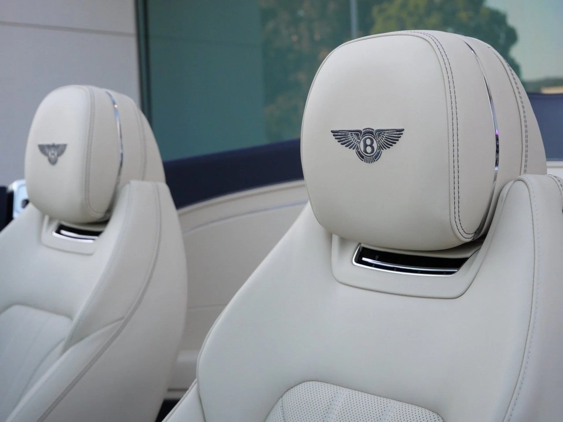 mph016_2734389164_50f8598b7e6f568b382465c50ec7ec2cx_aa932af4de