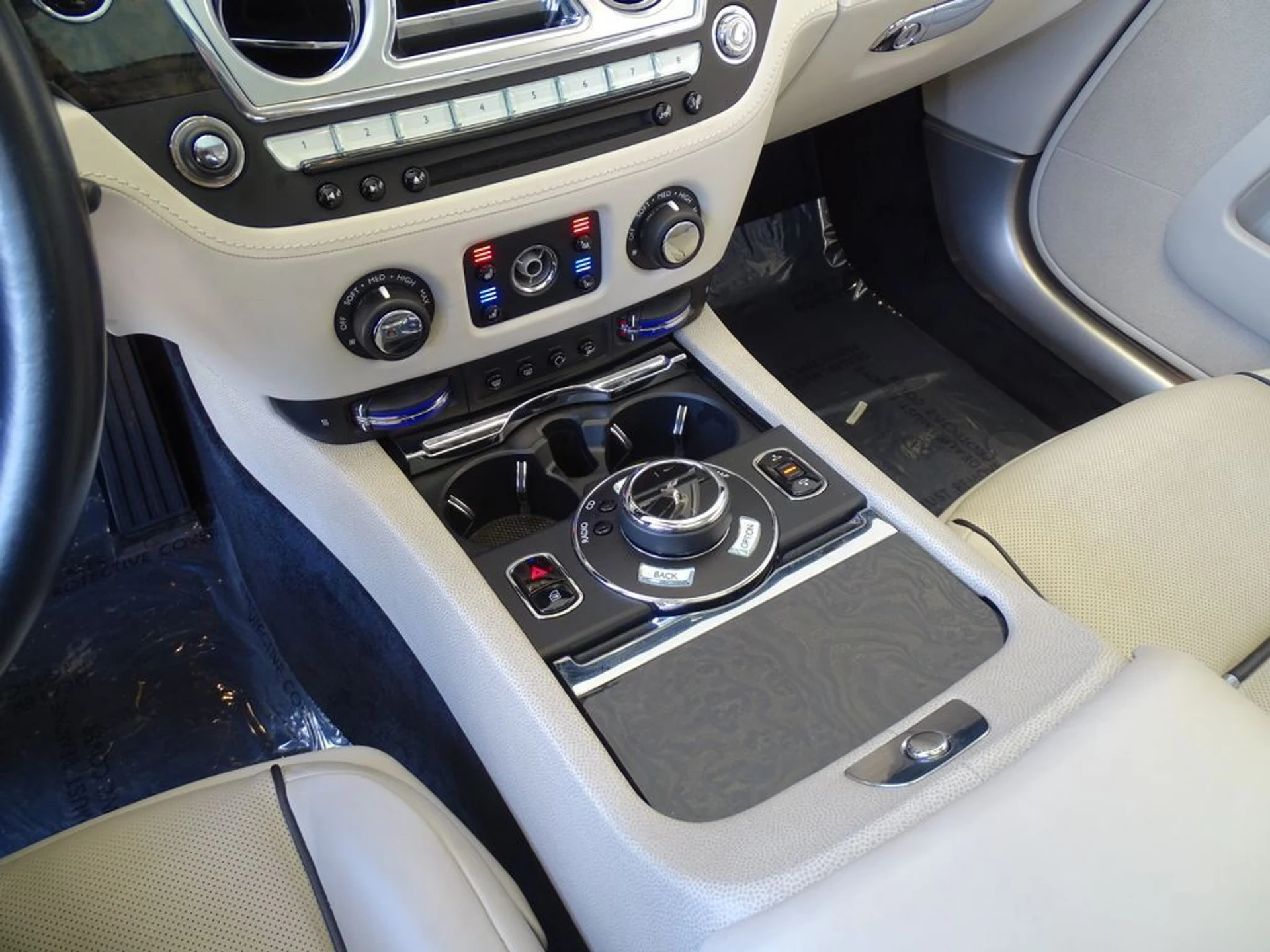 mph016_2734905334_l0bwrvu1zf3o1qcxdw5fyhdyvu51_196ae82736