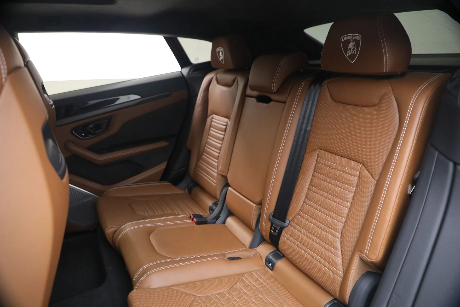 mph016_2737742007_Used_2025_Lamborghini_Urus_SE_1779826713_4da6f3ce31