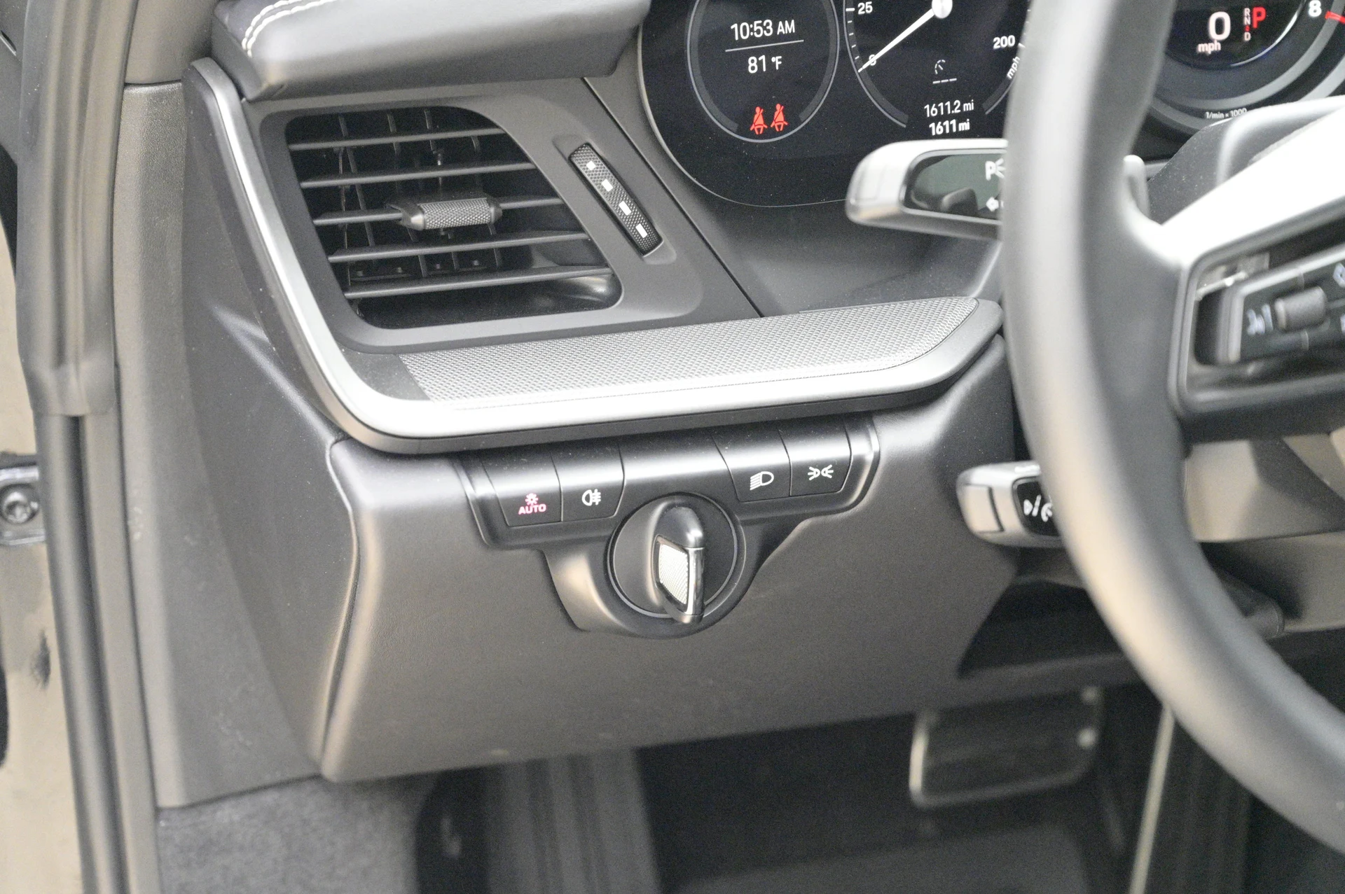 mph016_2741056540_d4a470f6838047b7961565962bcb65d5_3053036c32