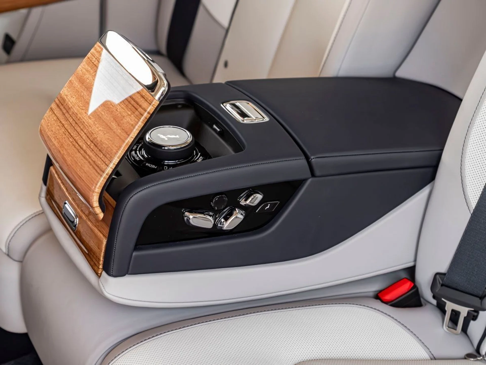 mph016_2748101758_17_92a4fa36ea