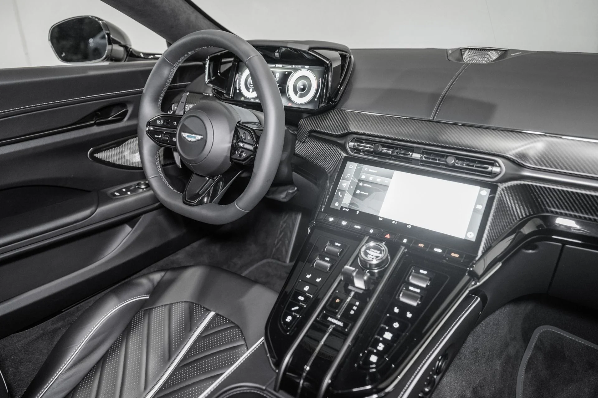 mph016_2748196839_New_2026_Aston_Martin_Vantage_S_1784733238_ddc7d6d0b3