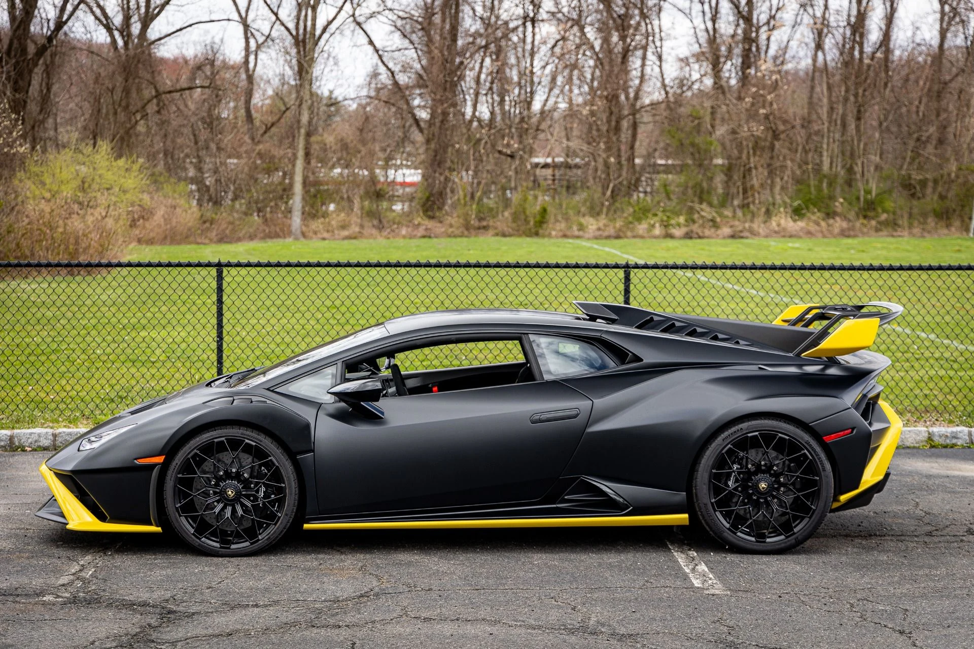 mph016_2750984357_Used_2023_Lamborghini_Huracan_STO_1724257778_dc114334a8