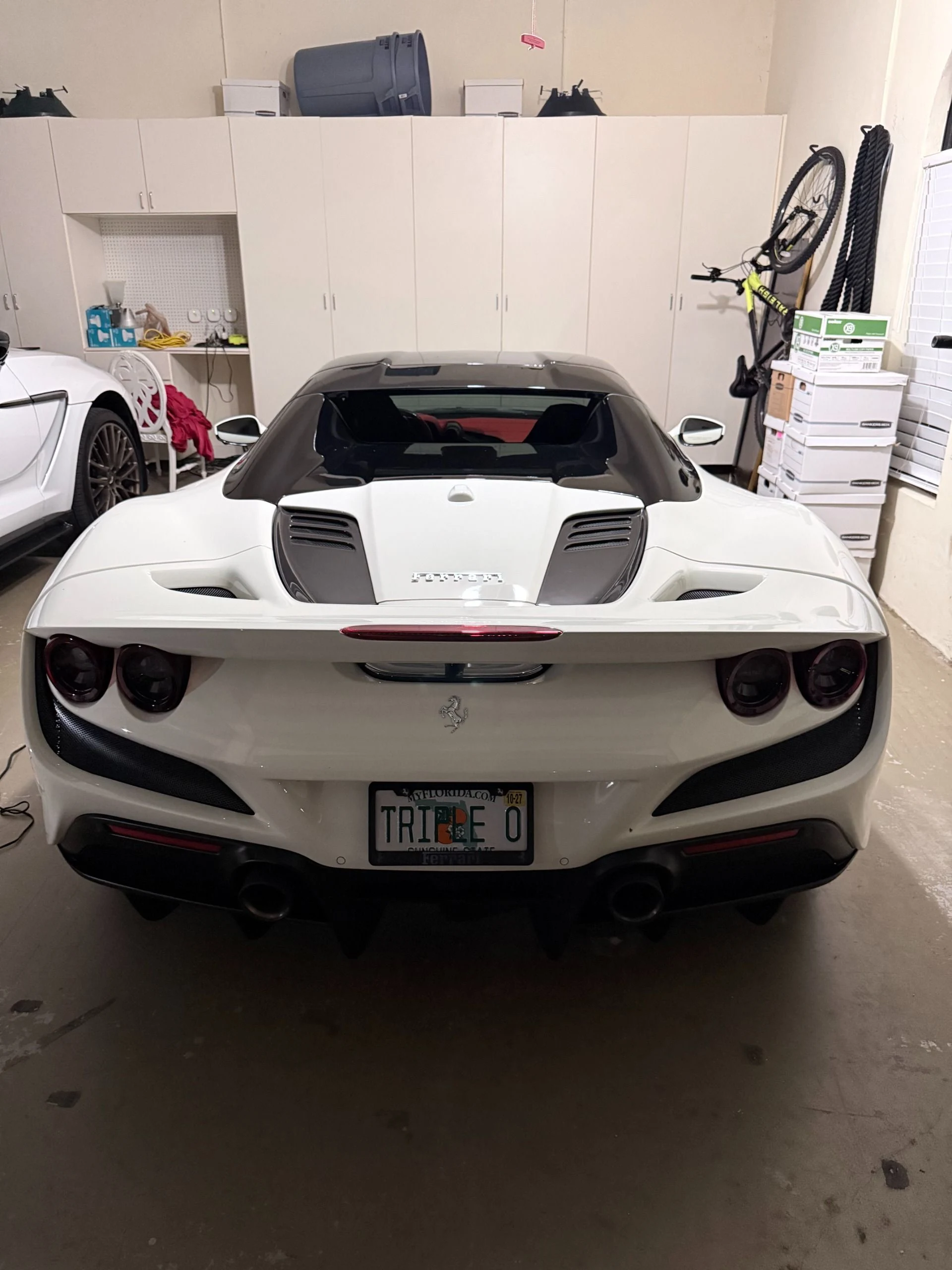 mph016_2759183797_Used_2021_Ferrari_F8_Spider_1761691366_83d09ec477