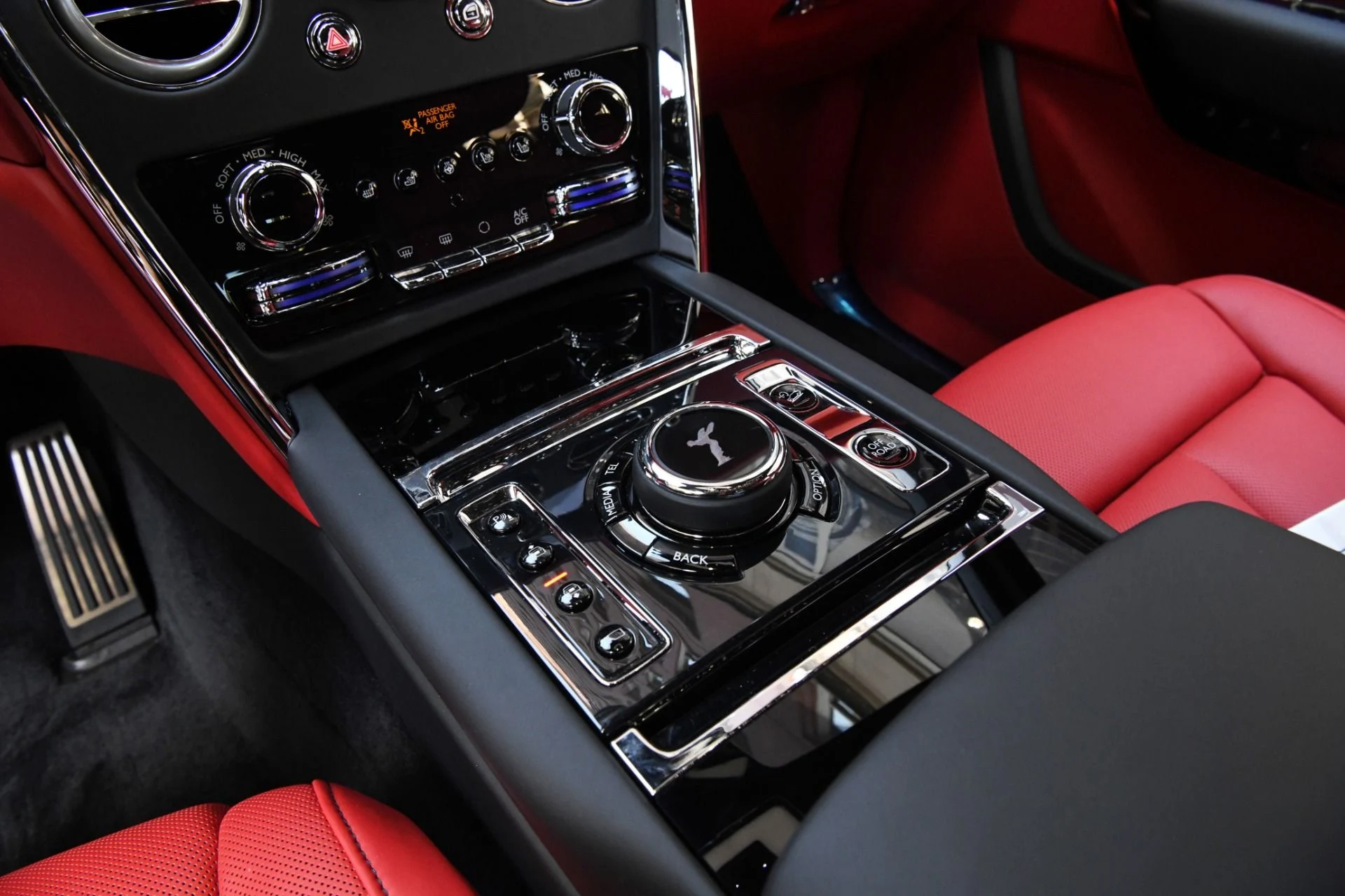 mph016_2759349347_11961_p18_l_ef4b70daf4