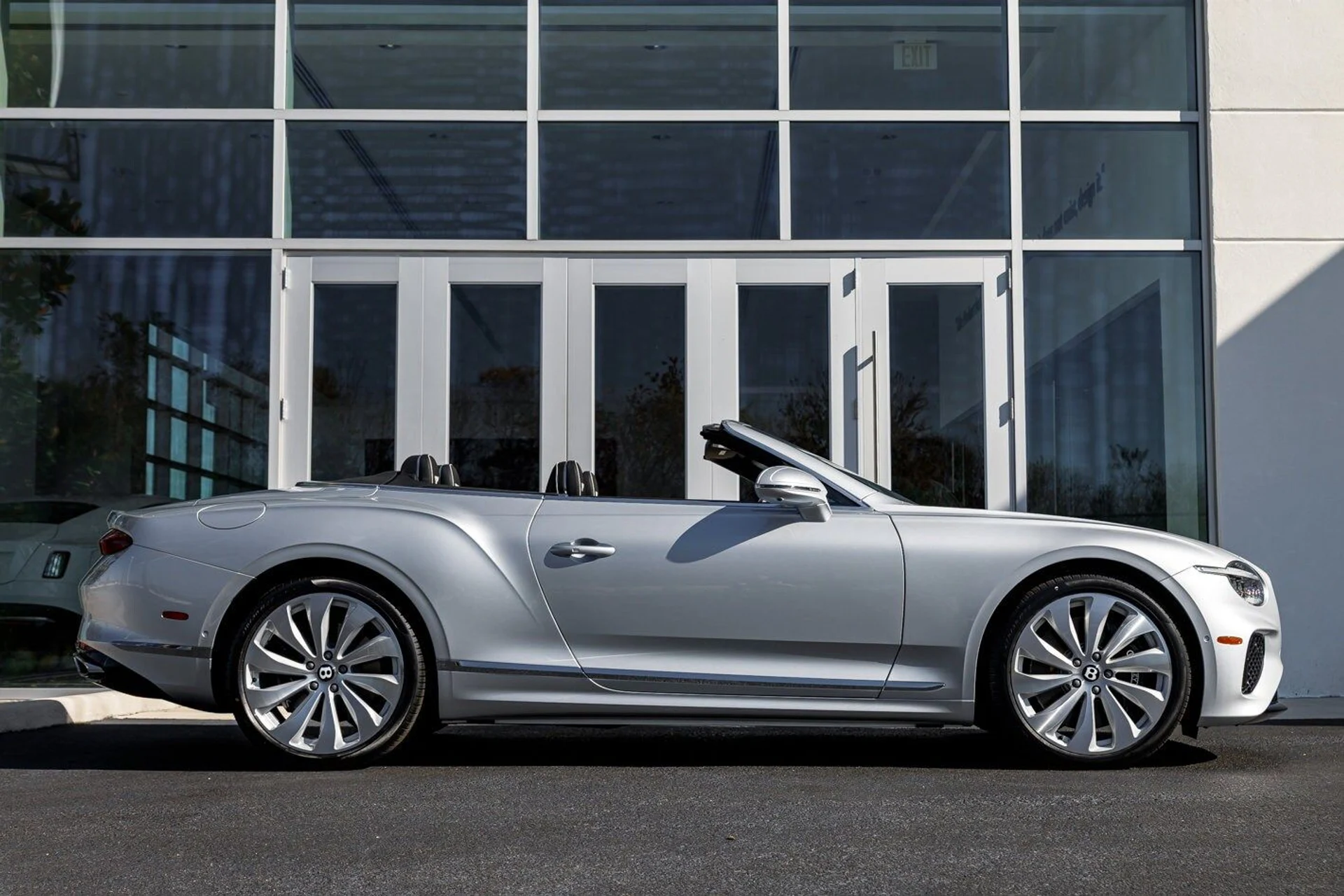 mph016_2764976283_e9ae71045b5a927edc854437a02e7de1x_57908af372